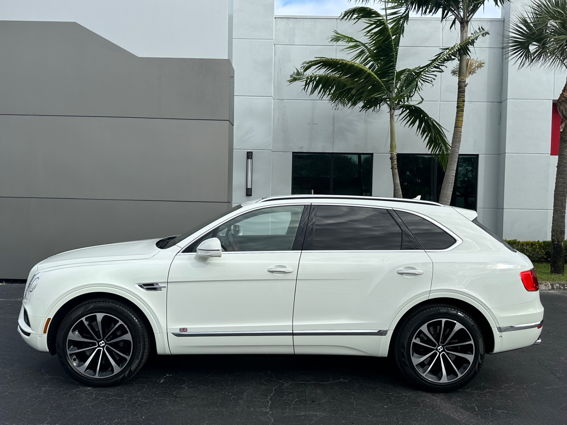 Used-2018-Bentley-Bentayga-W12-Signature-Edition