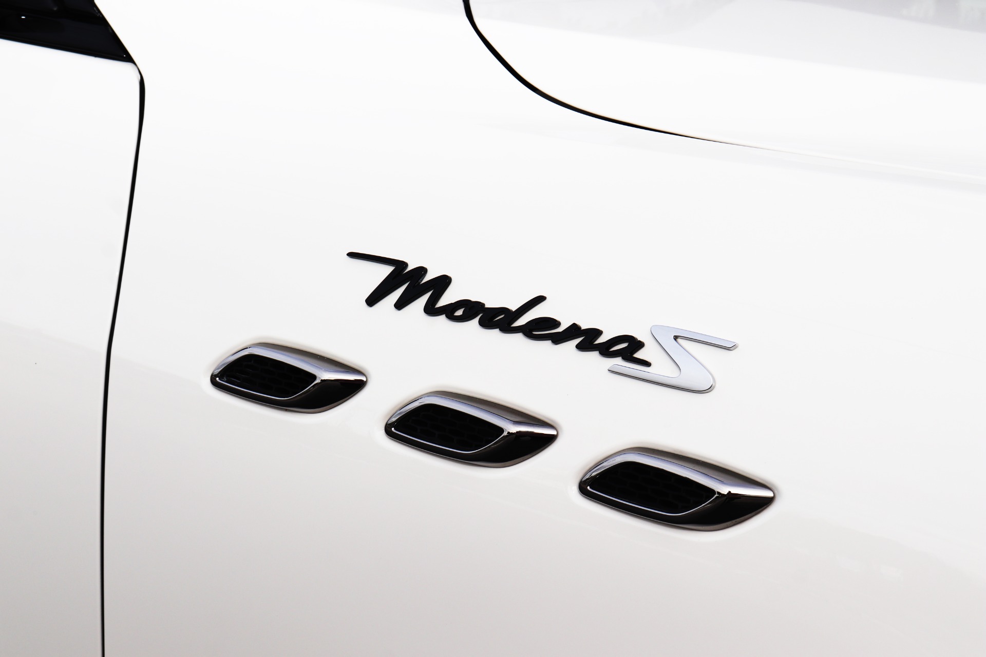Used-2022-Maserati-Levante-Modena-S