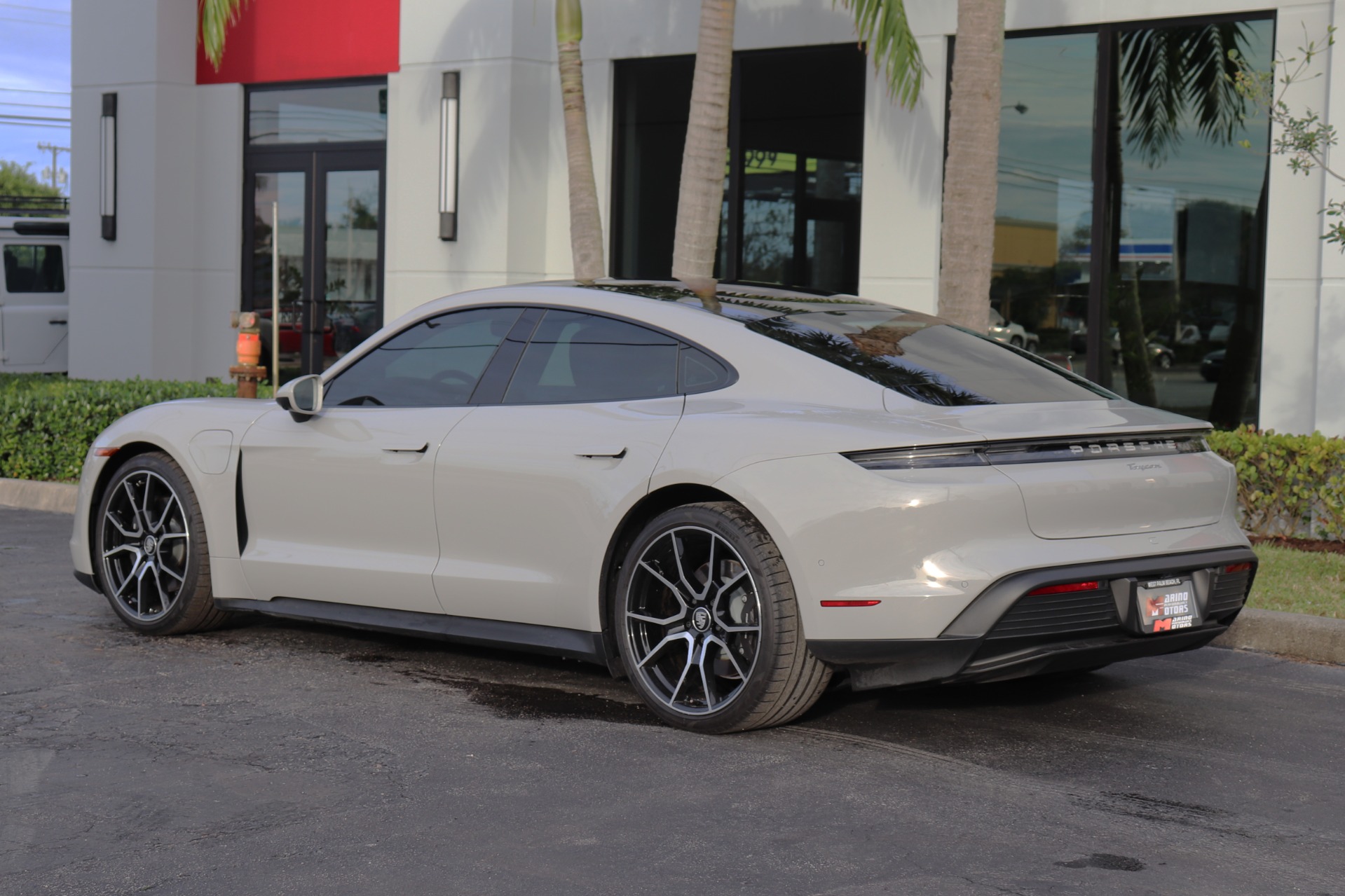 Used-2023-Porsche-Taycan