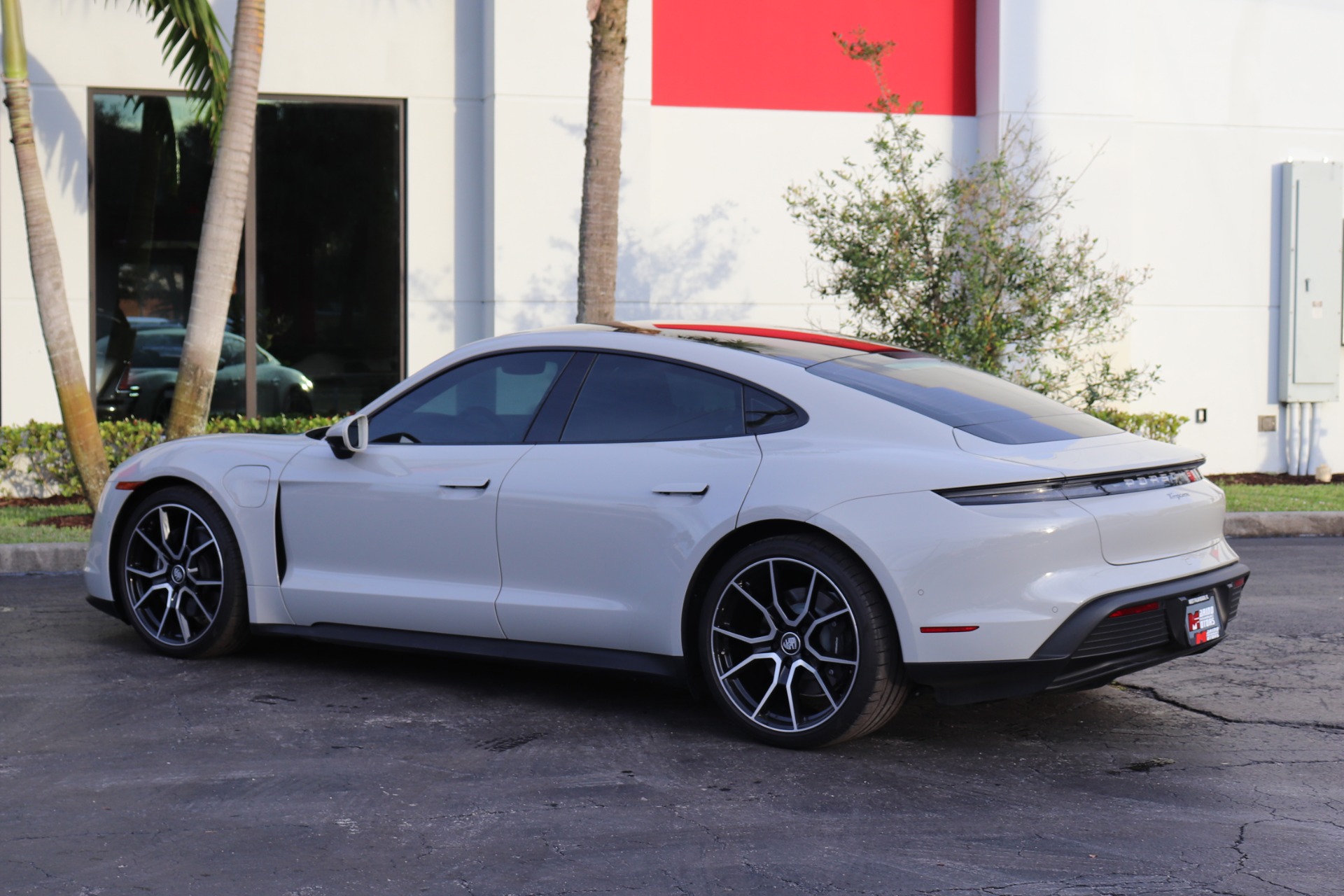 Used-2023-Porsche-Taycan