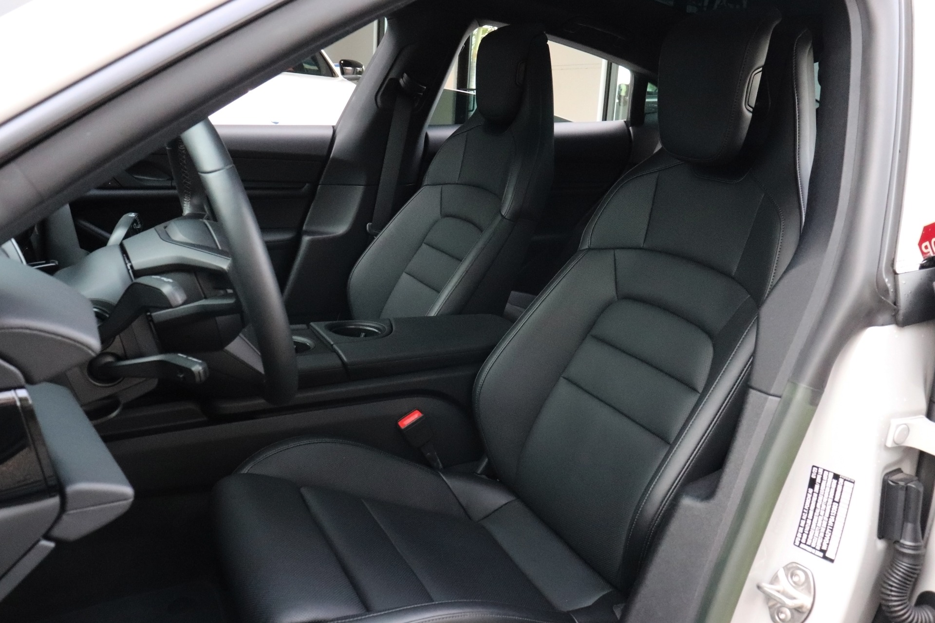 Used-2023-Porsche-Taycan