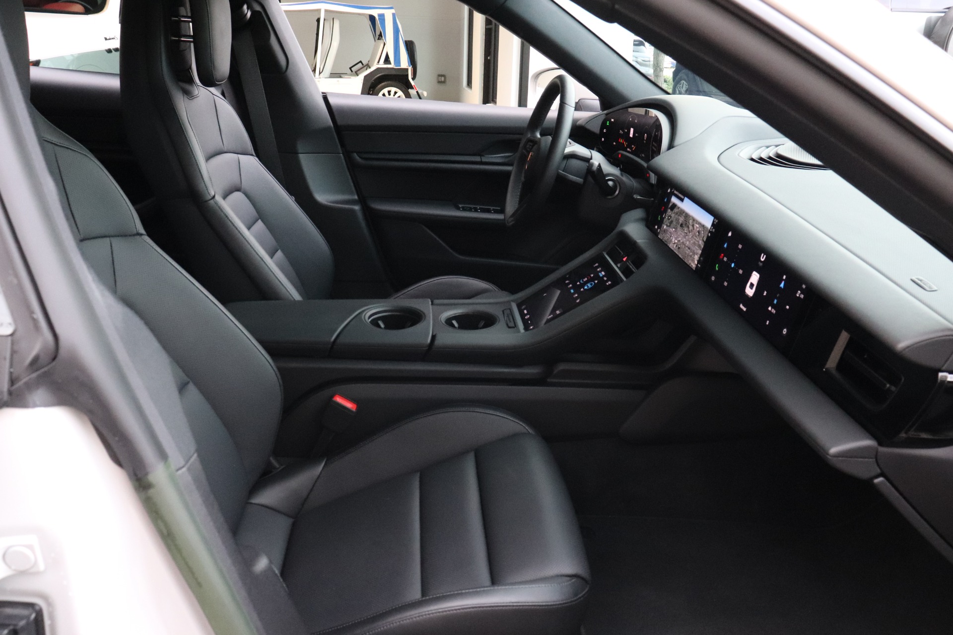 Used-2023-Porsche-Taycan