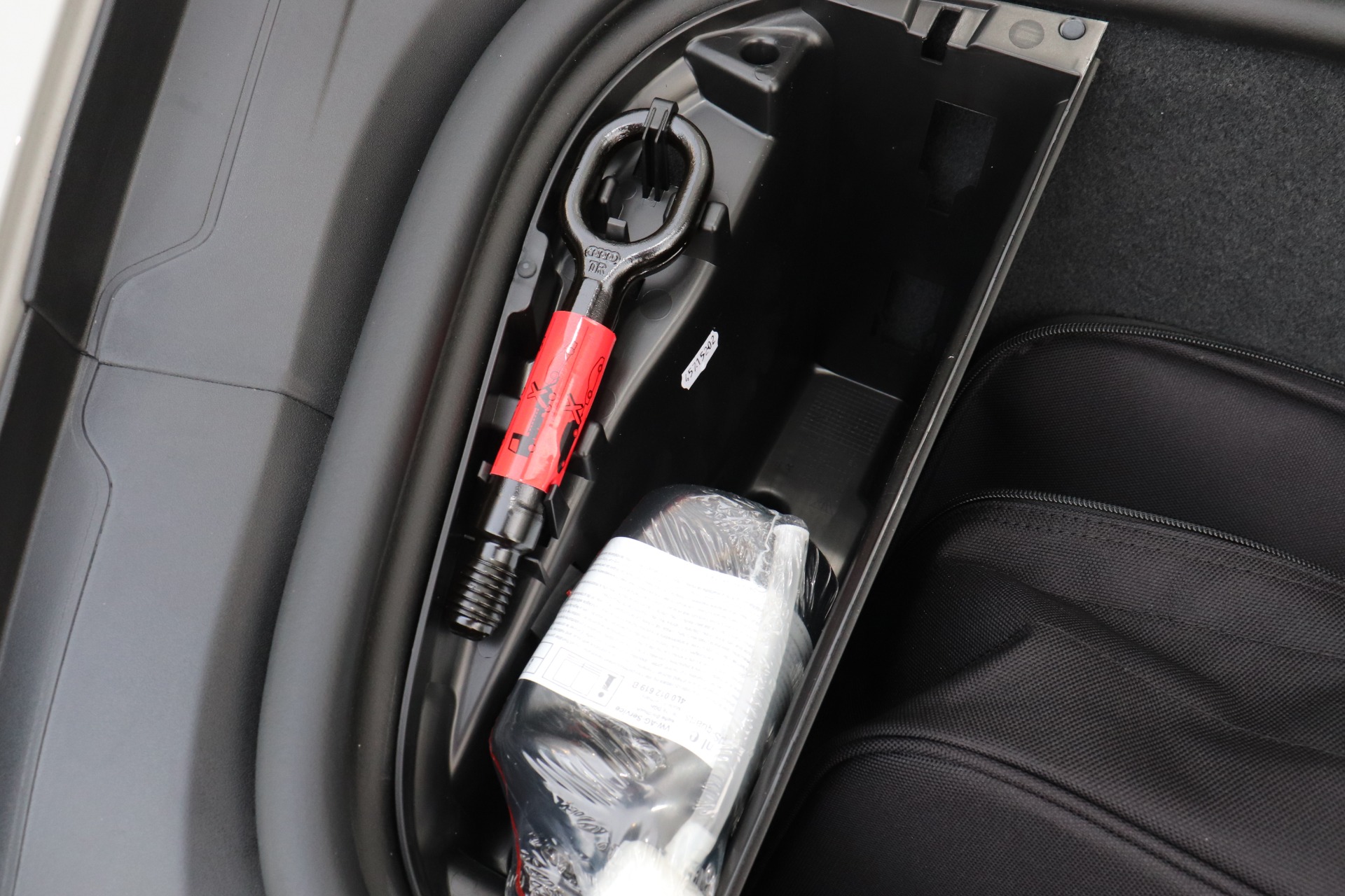 Used-2023-Porsche-Taycan