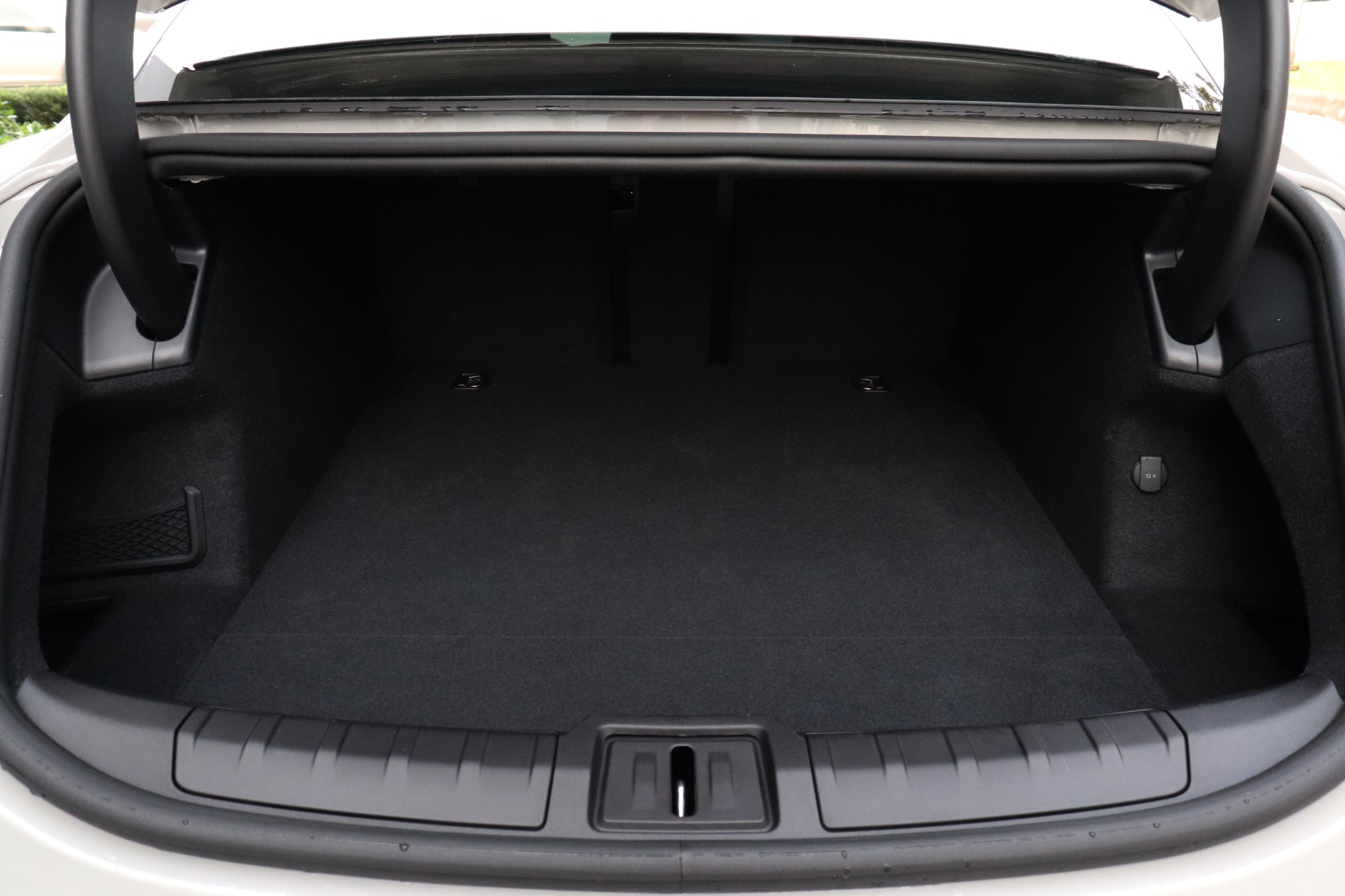 Used-2023-Porsche-Taycan