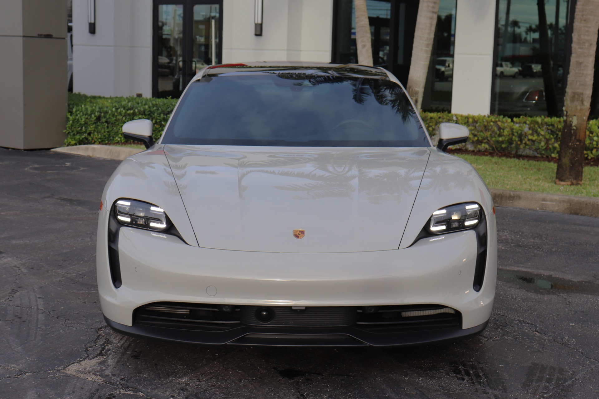 Used-2023-Porsche-Taycan