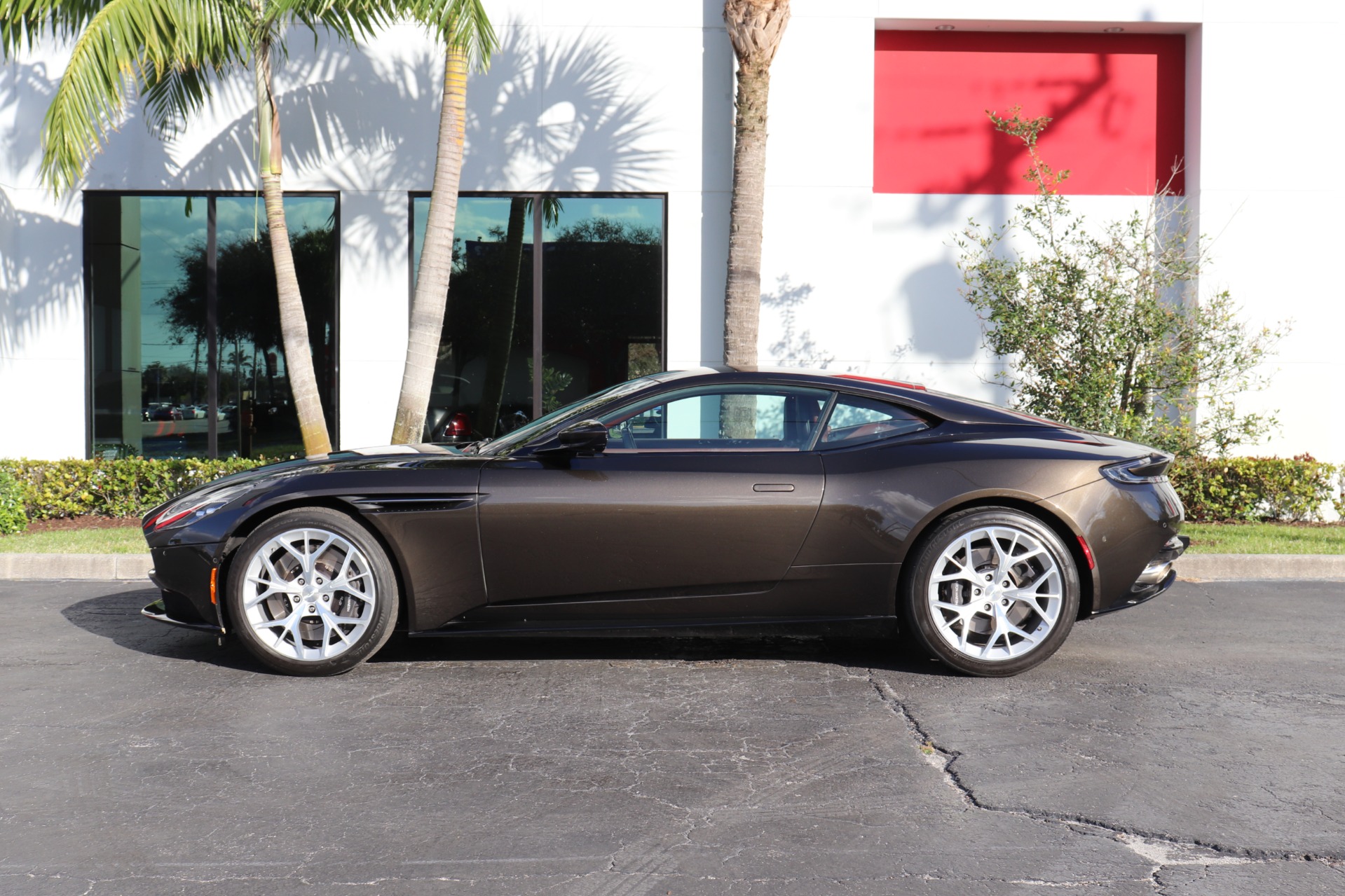 Used-2019-Aston-Martin-DB11-V8