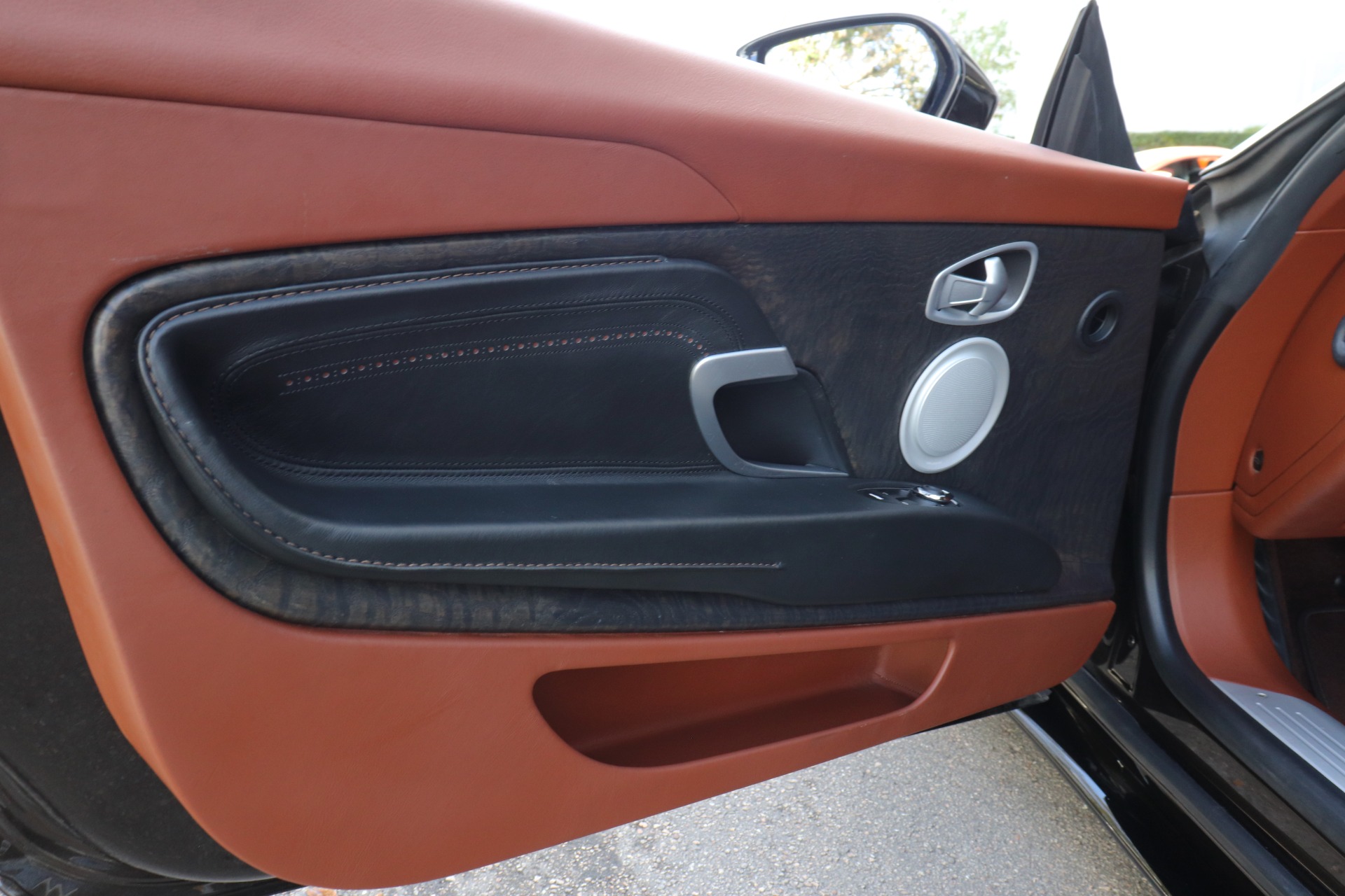 Used-2019-Aston-Martin-DB11-V8