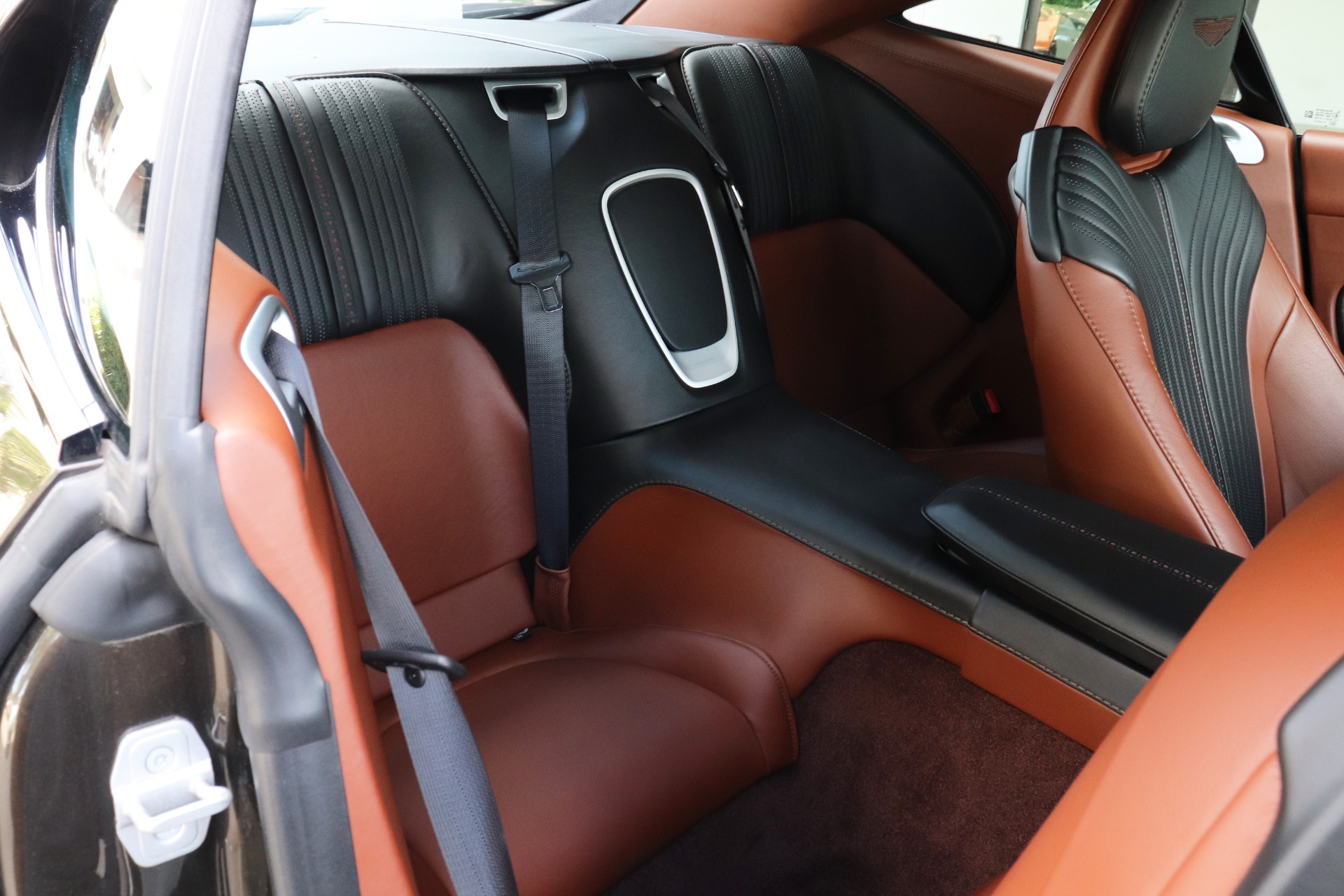 Used-2019-Aston-Martin-DB11-V8