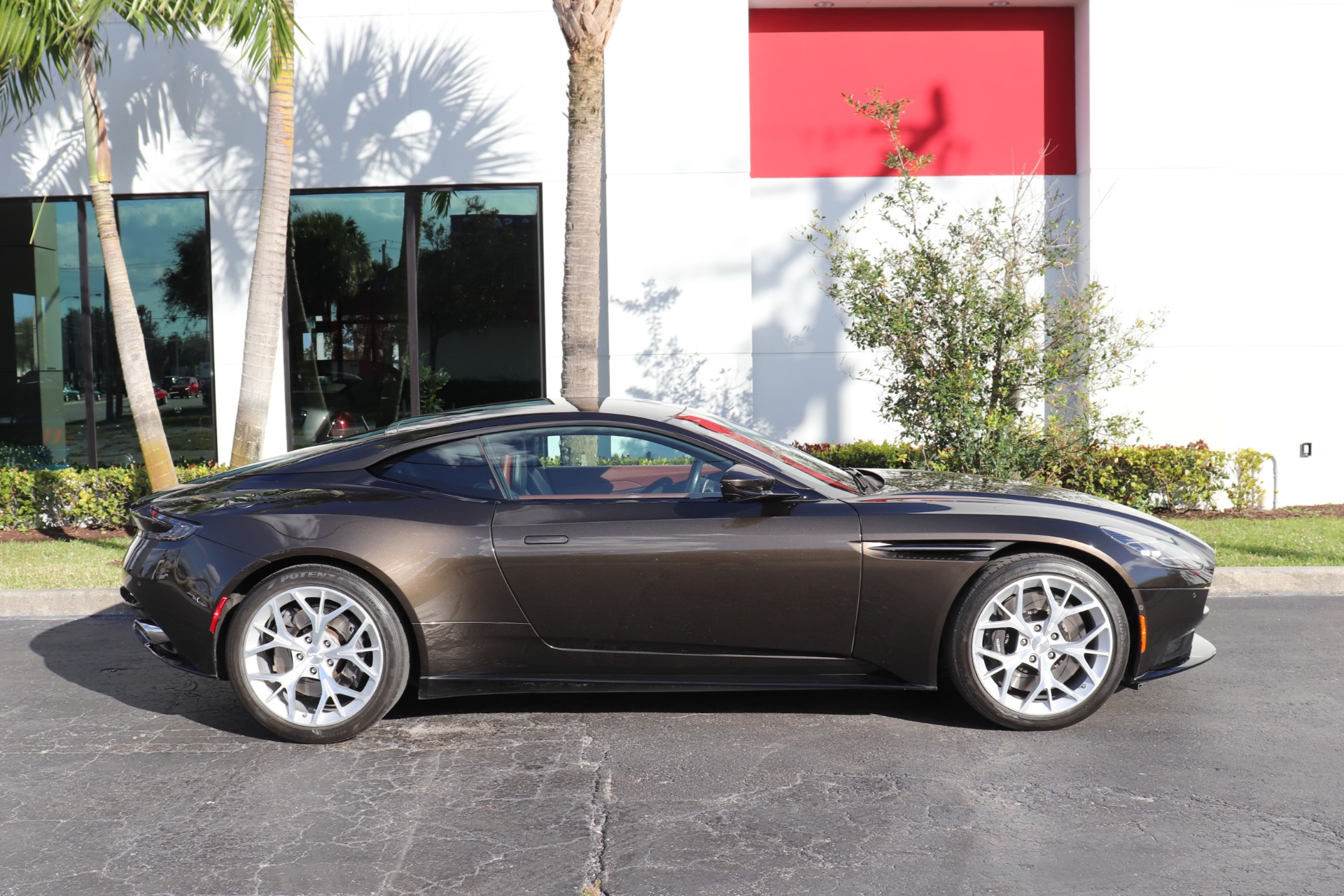 Used-2019-Aston-Martin-DB11-V8