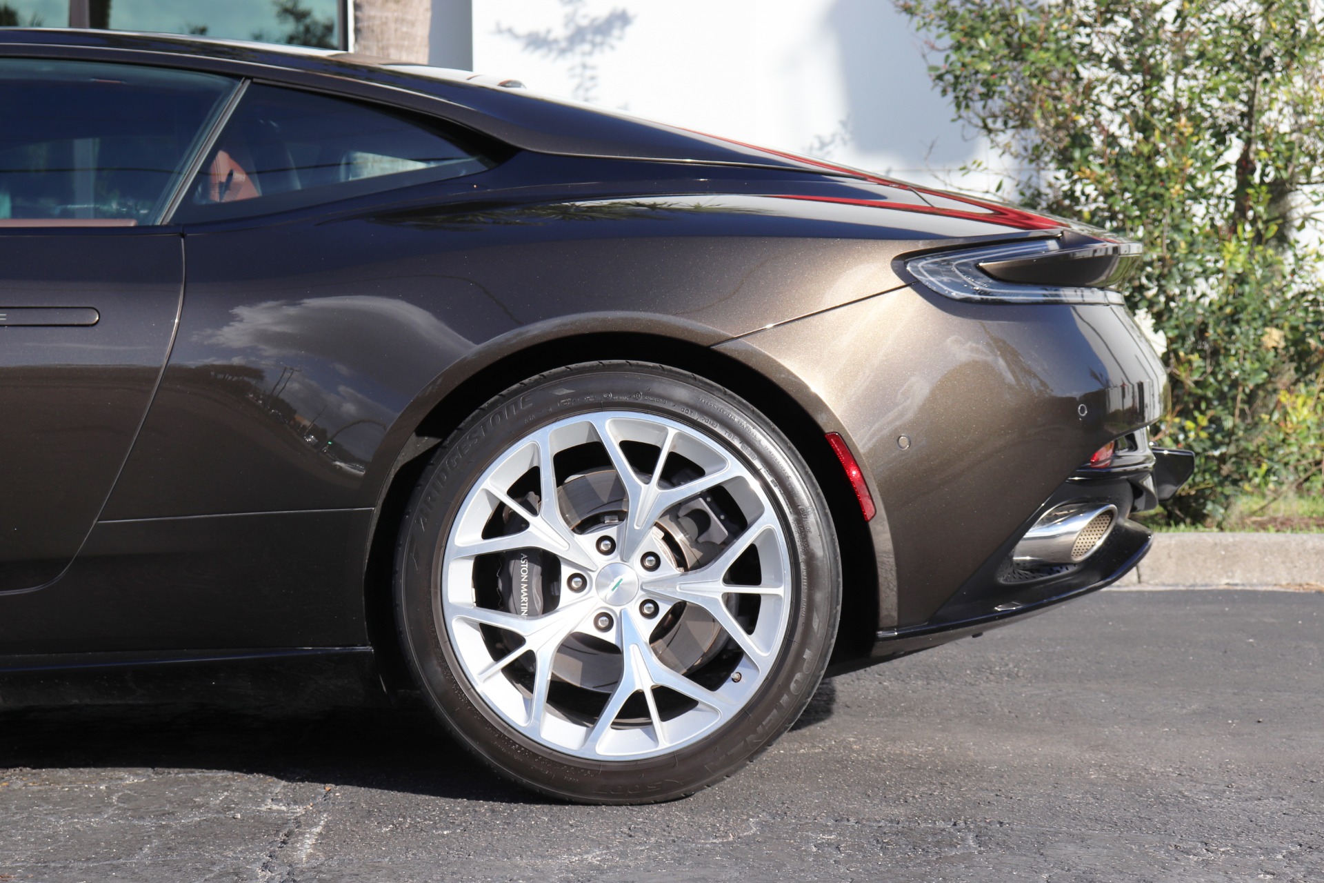 Used-2019-Aston-Martin-DB11-V8