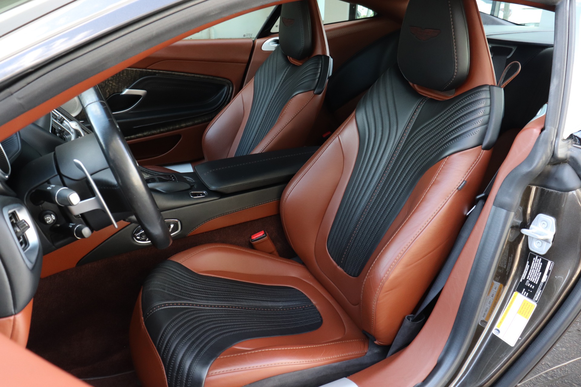 Used-2019-Aston-Martin-DB11-V8