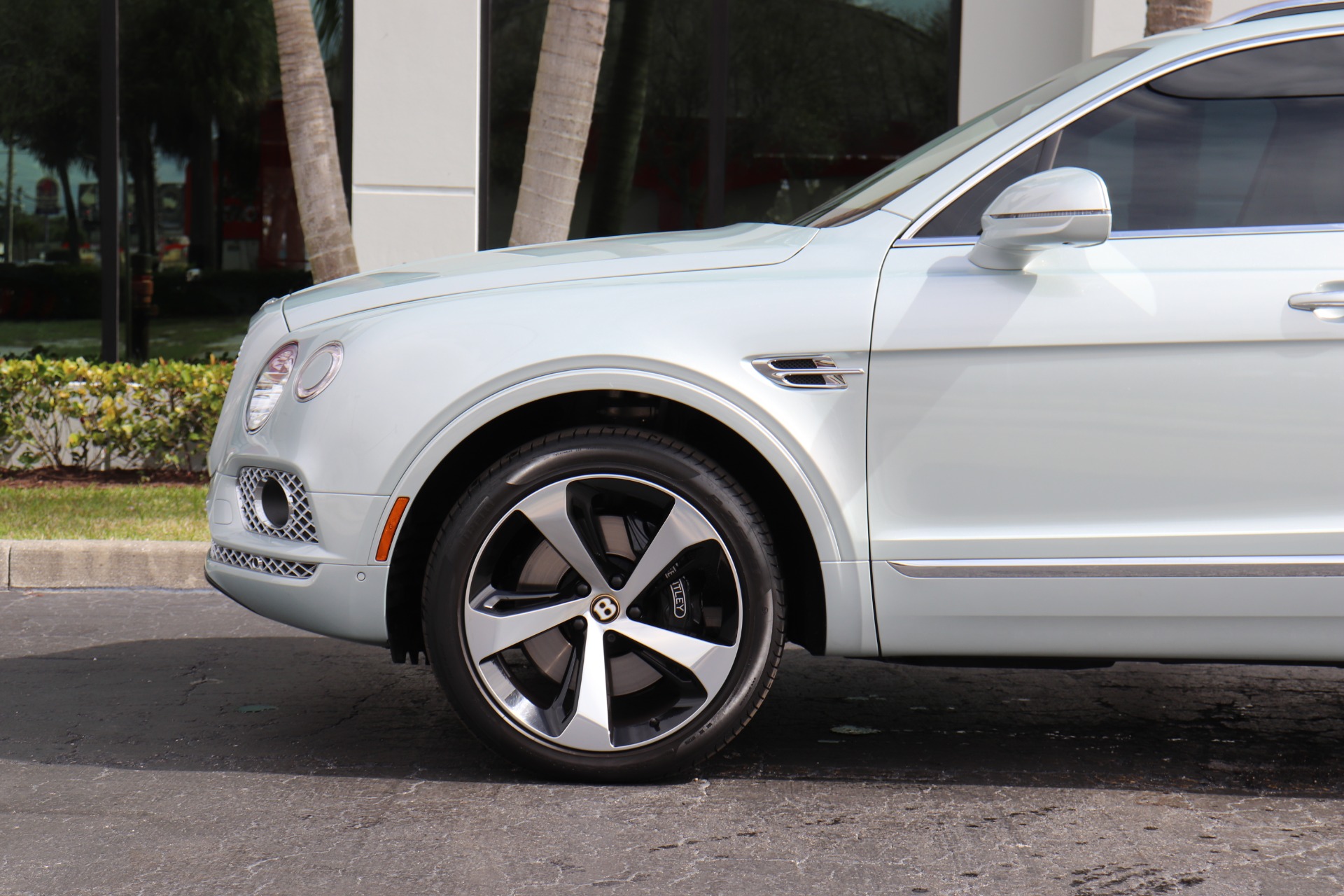 Used-2019-Bentley-Bentayga-V8