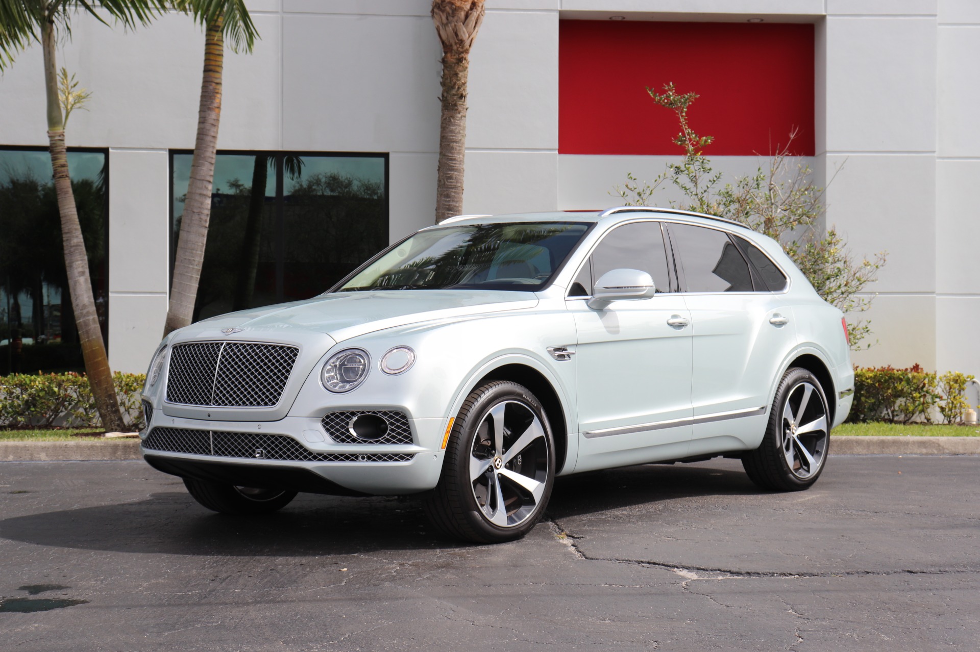 Used-2019-Bentley-Bentayga-V8