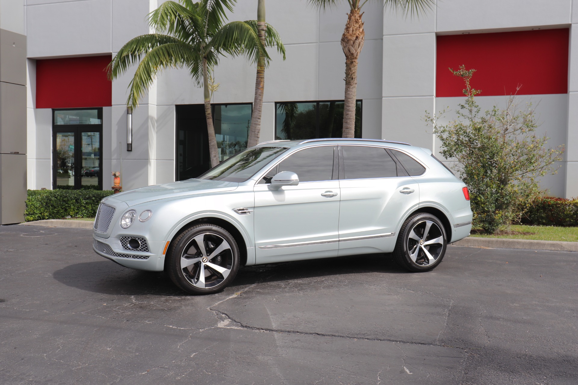 Used-2019-Bentley-Bentayga-V8