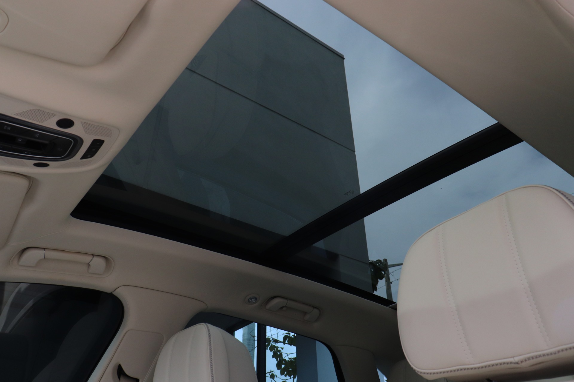 Used-2019-Bentley-Bentayga-V8
