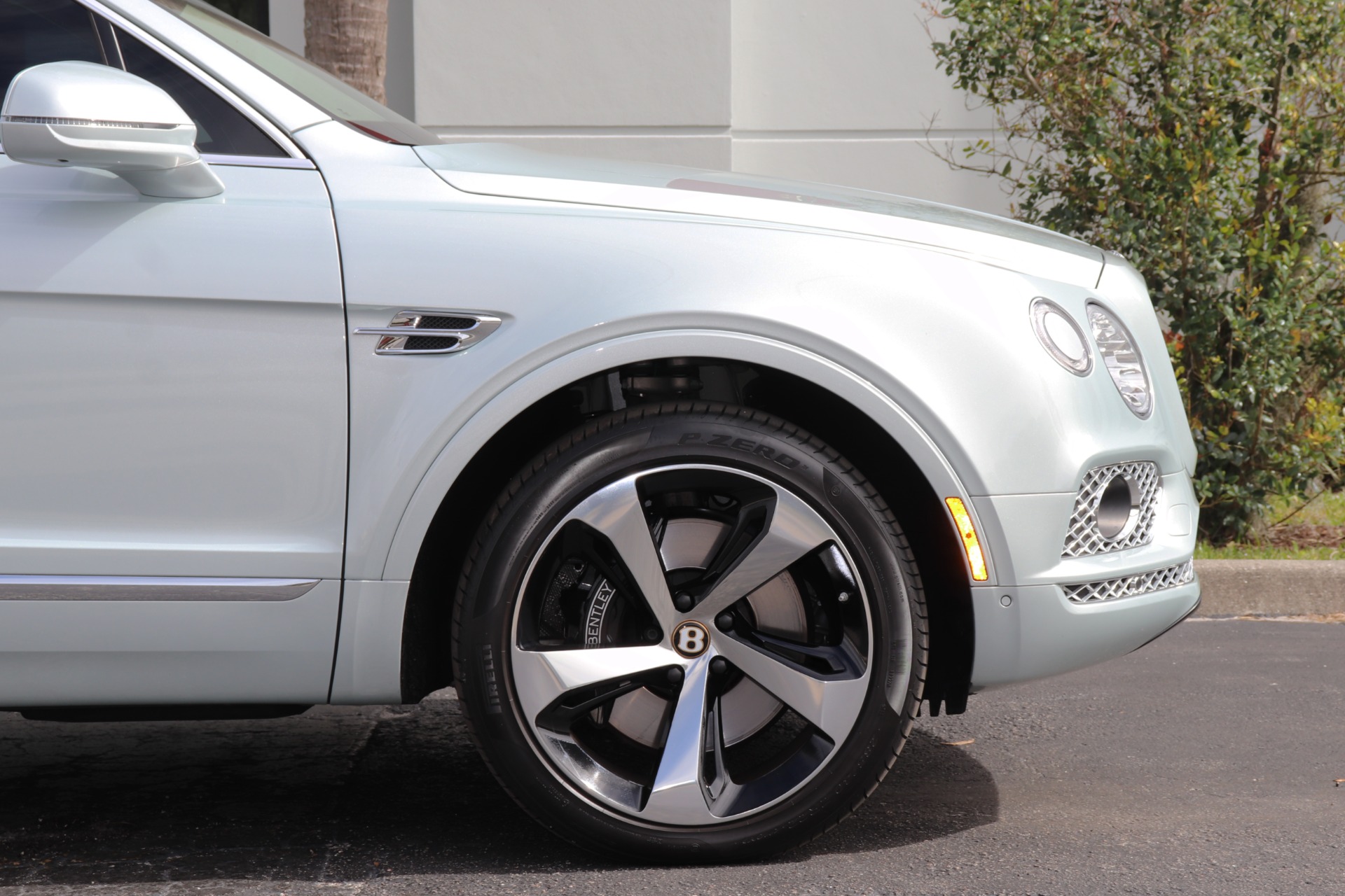 Used-2019-Bentley-Bentayga-V8