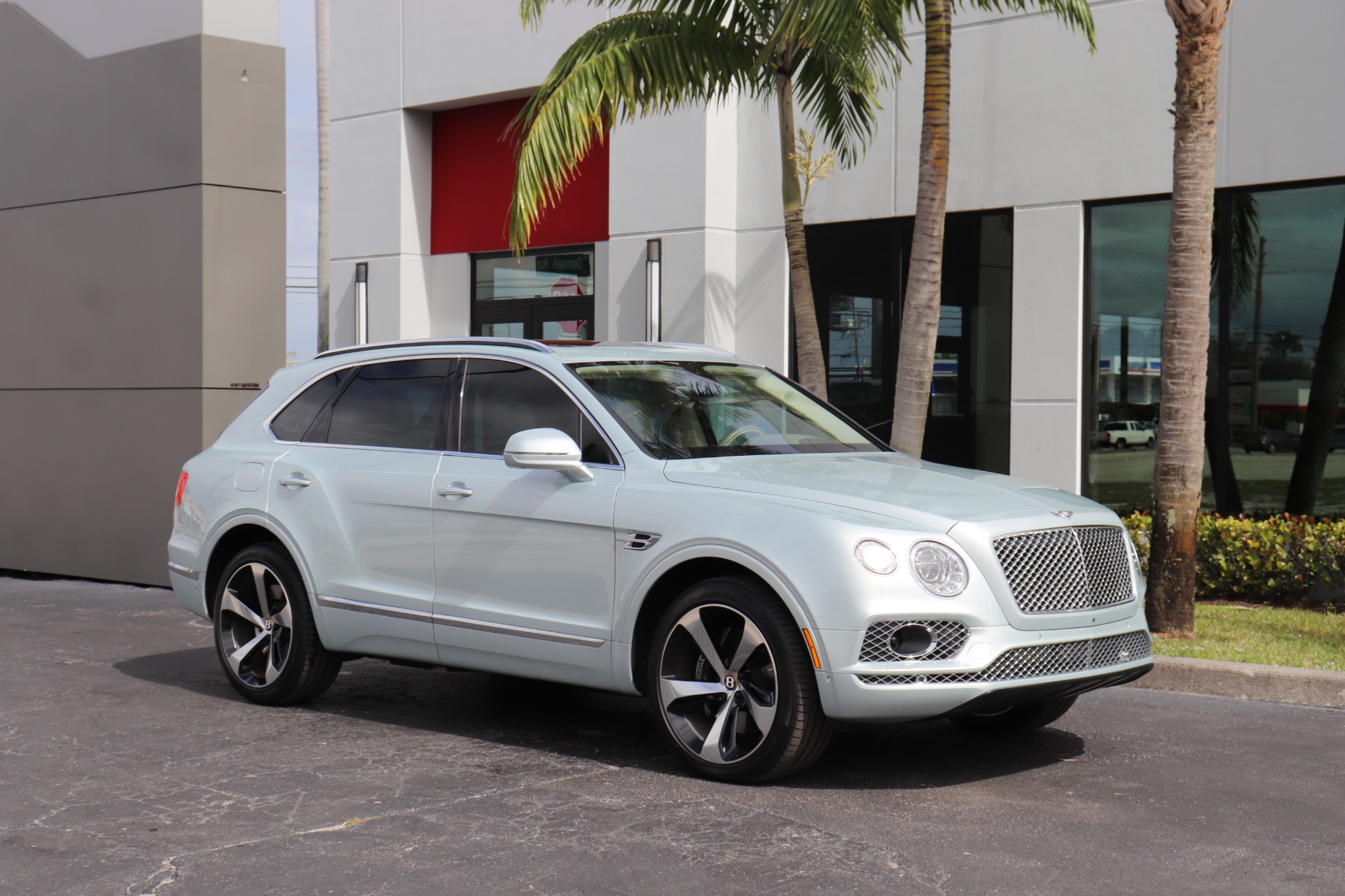 Used-2019-Bentley-Bentayga-V8