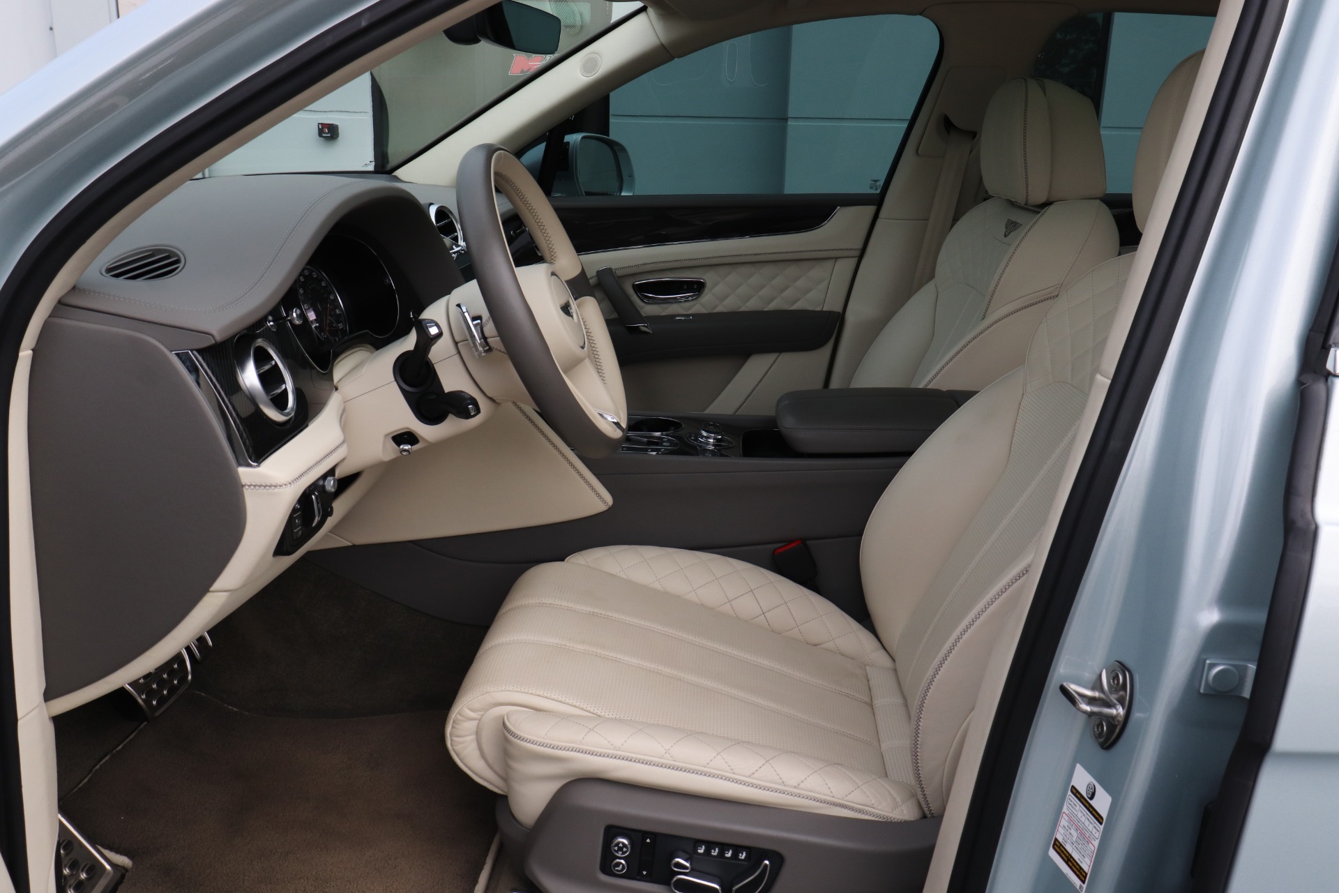 Used-2019-Bentley-Bentayga-V8