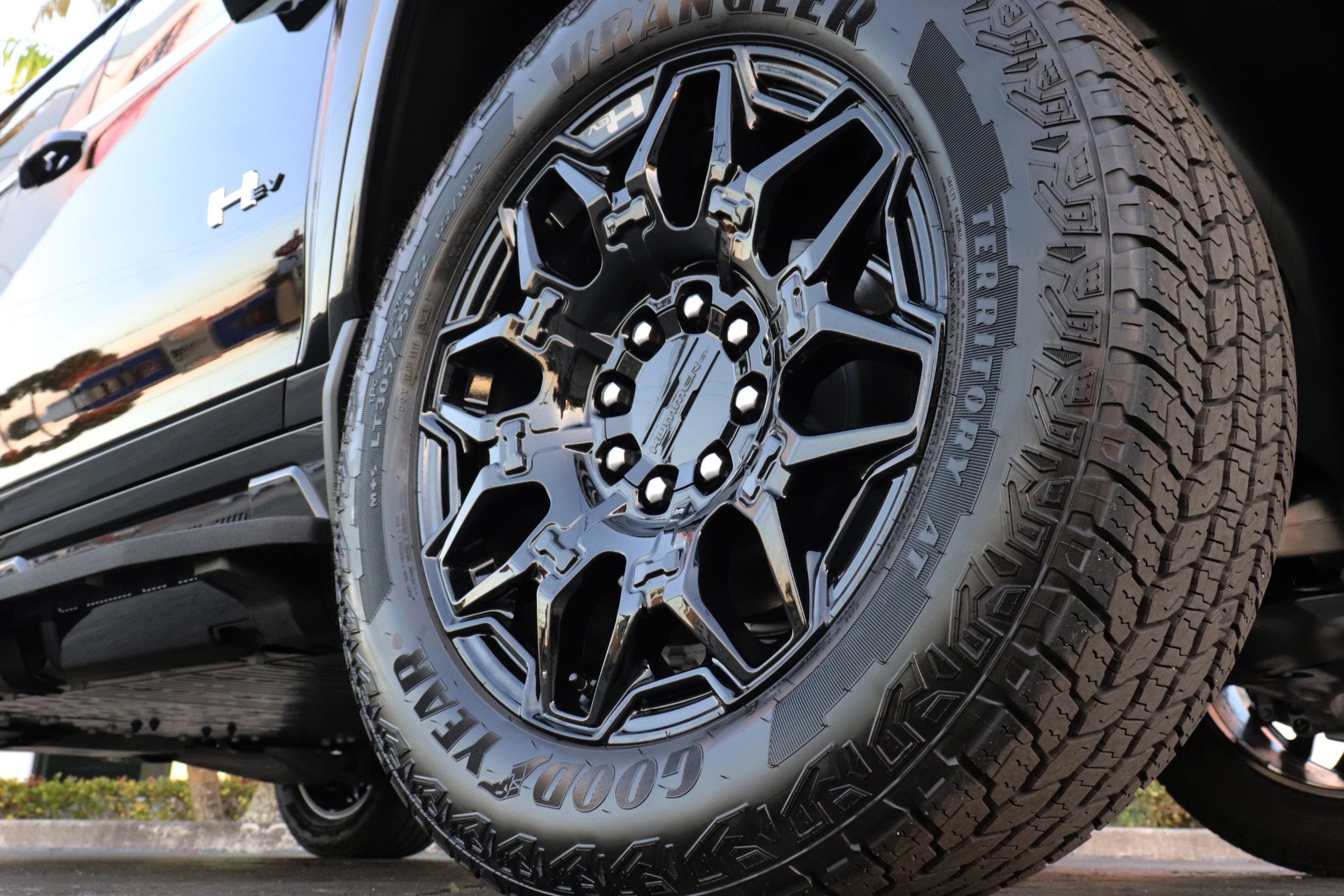 Used-2024-GMC-HUMMER-EV-2X