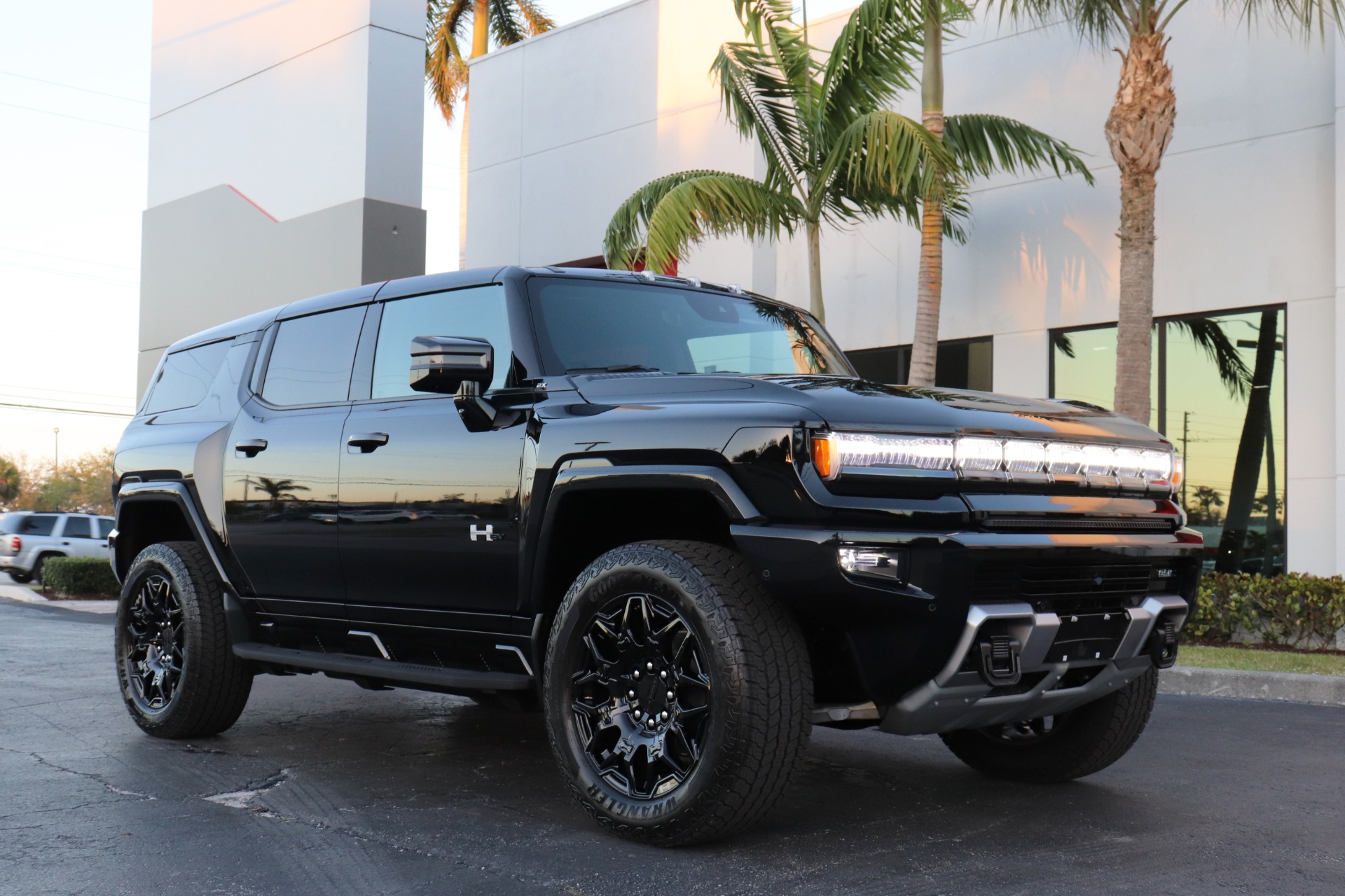 Used-2024-GMC-HUMMER-EV-2X