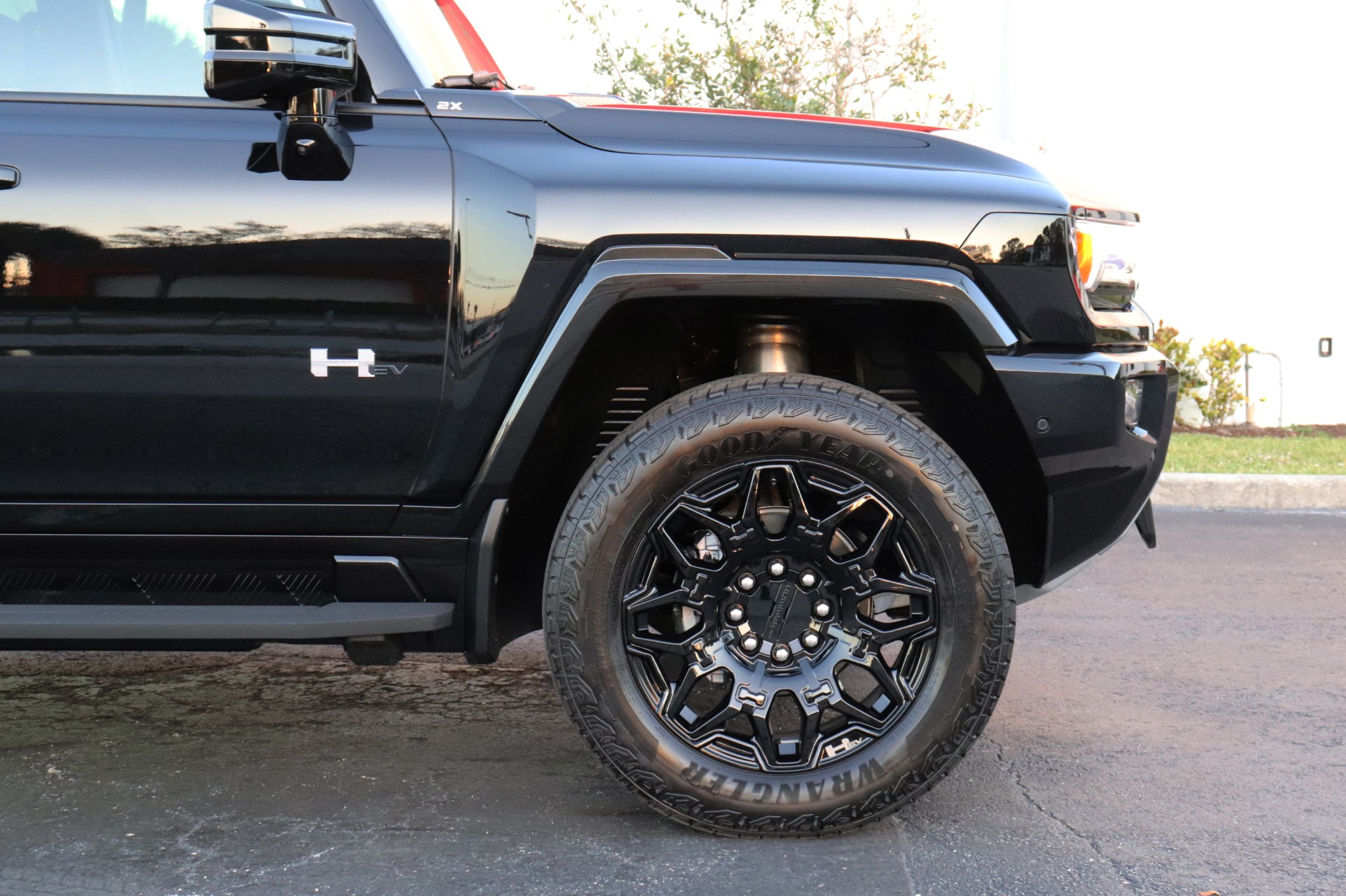 Used-2024-GMC-HUMMER-EV-2X