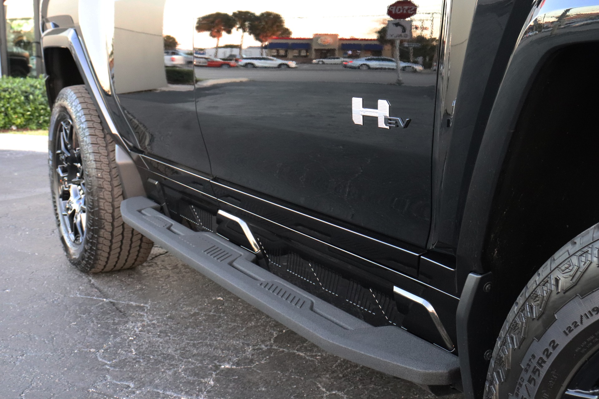 Used-2024-GMC-HUMMER-EV-2X