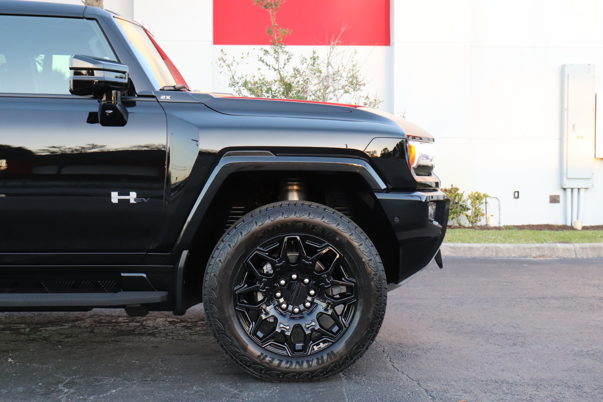 Used-2024-GMC-HUMMER-EV-2X
