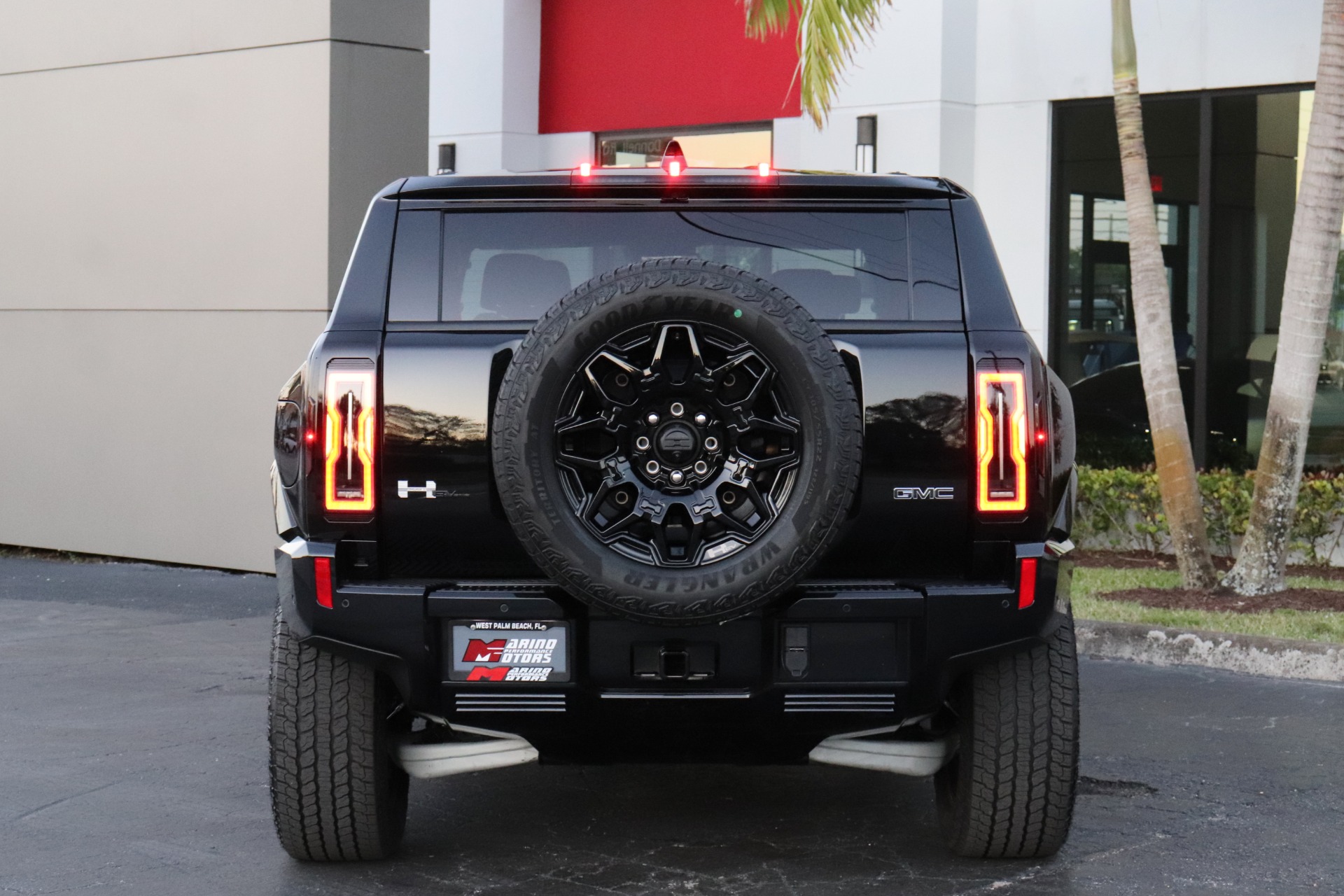 Used-2024-GMC-HUMMER-EV-2X