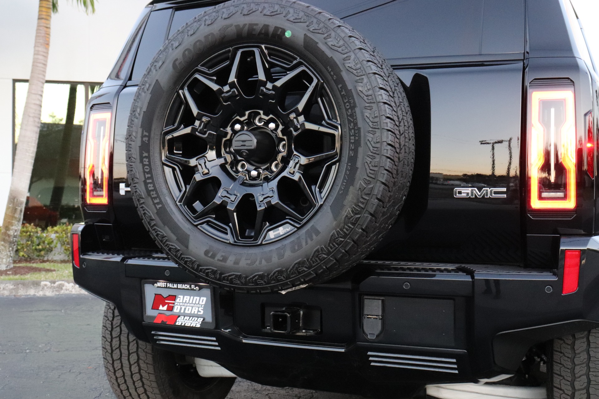 Used-2024-GMC-HUMMER-EV-2X
