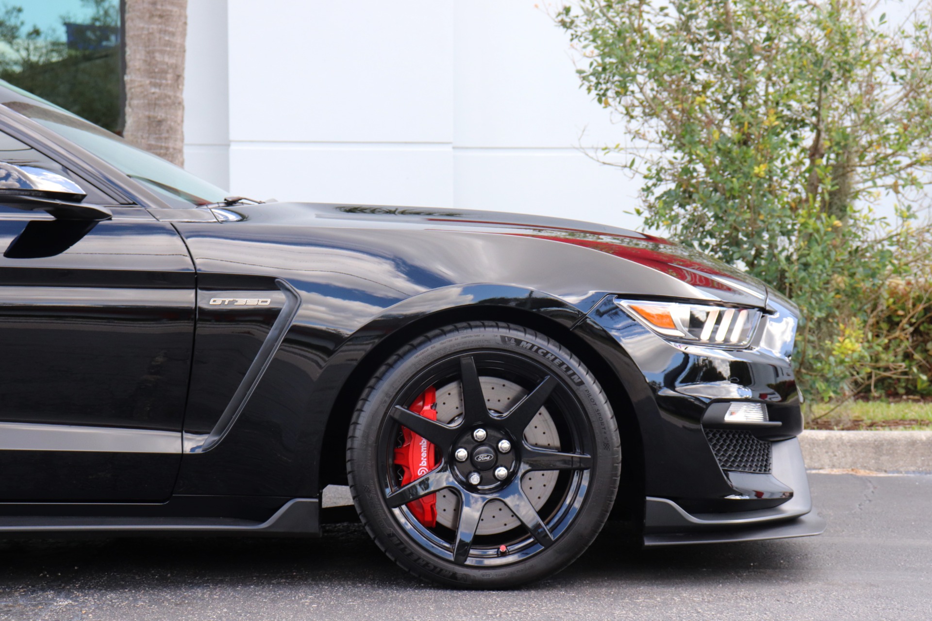 Used-2017-Ford-Mustang-Shelby-GT350R