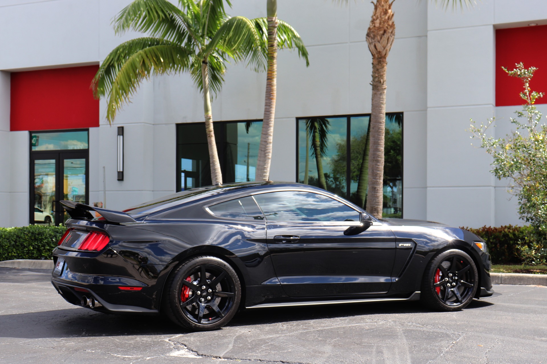 Used-2017-Ford-Mustang-Shelby-GT350R