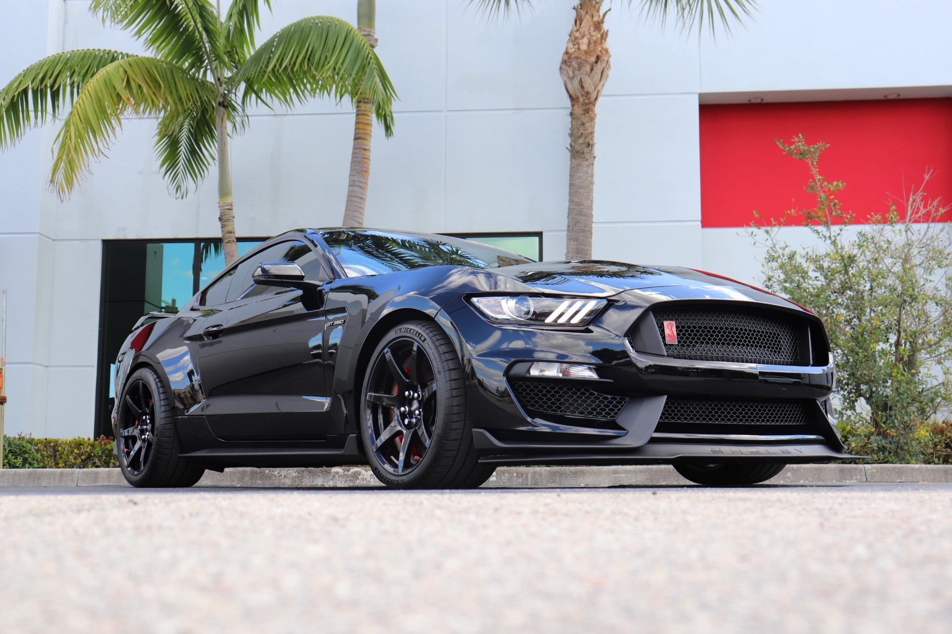 Used-2017-Ford-Mustang-Shelby-GT350R