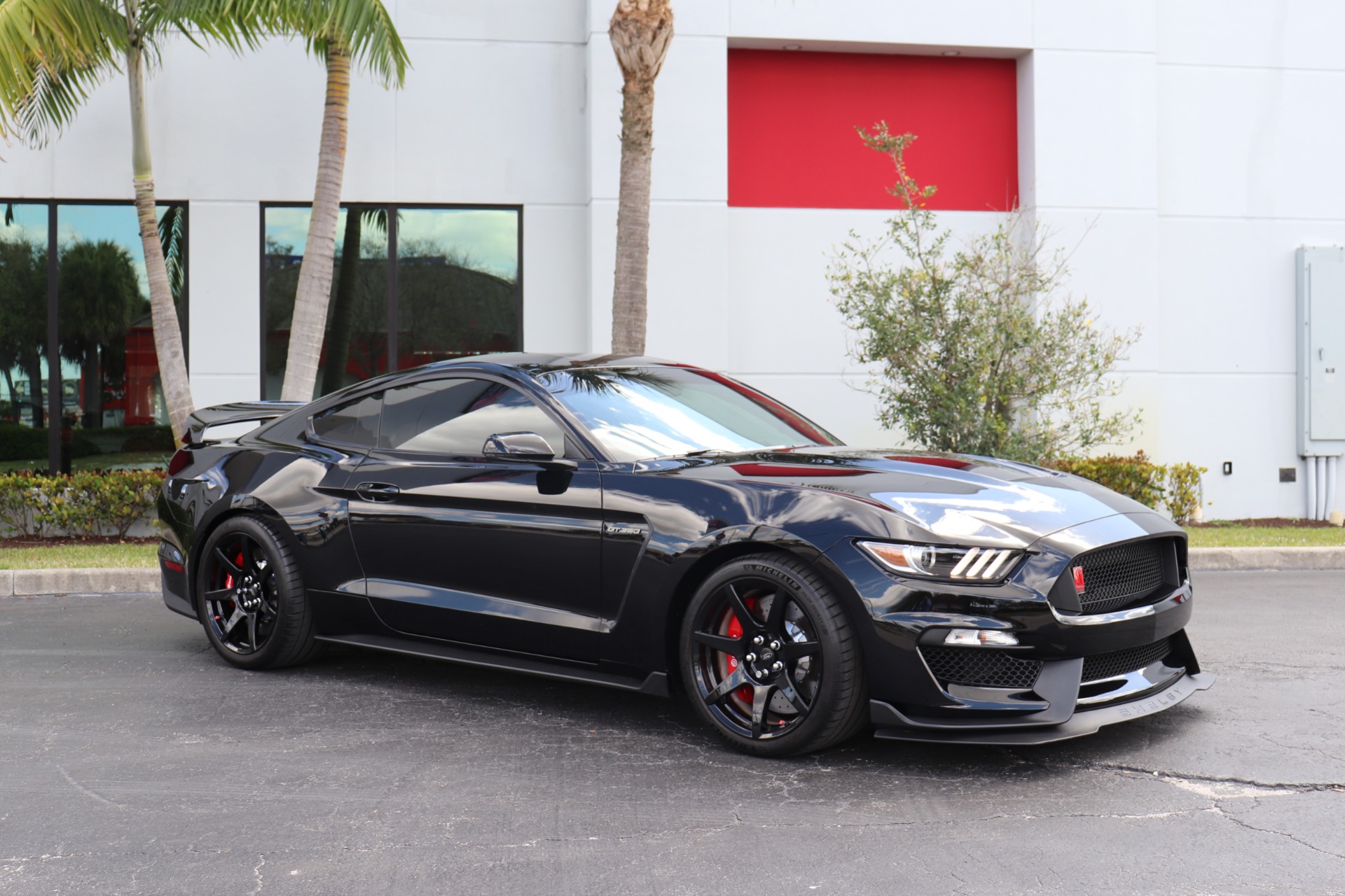 Used-2017-Ford-Mustang-Shelby-GT350R