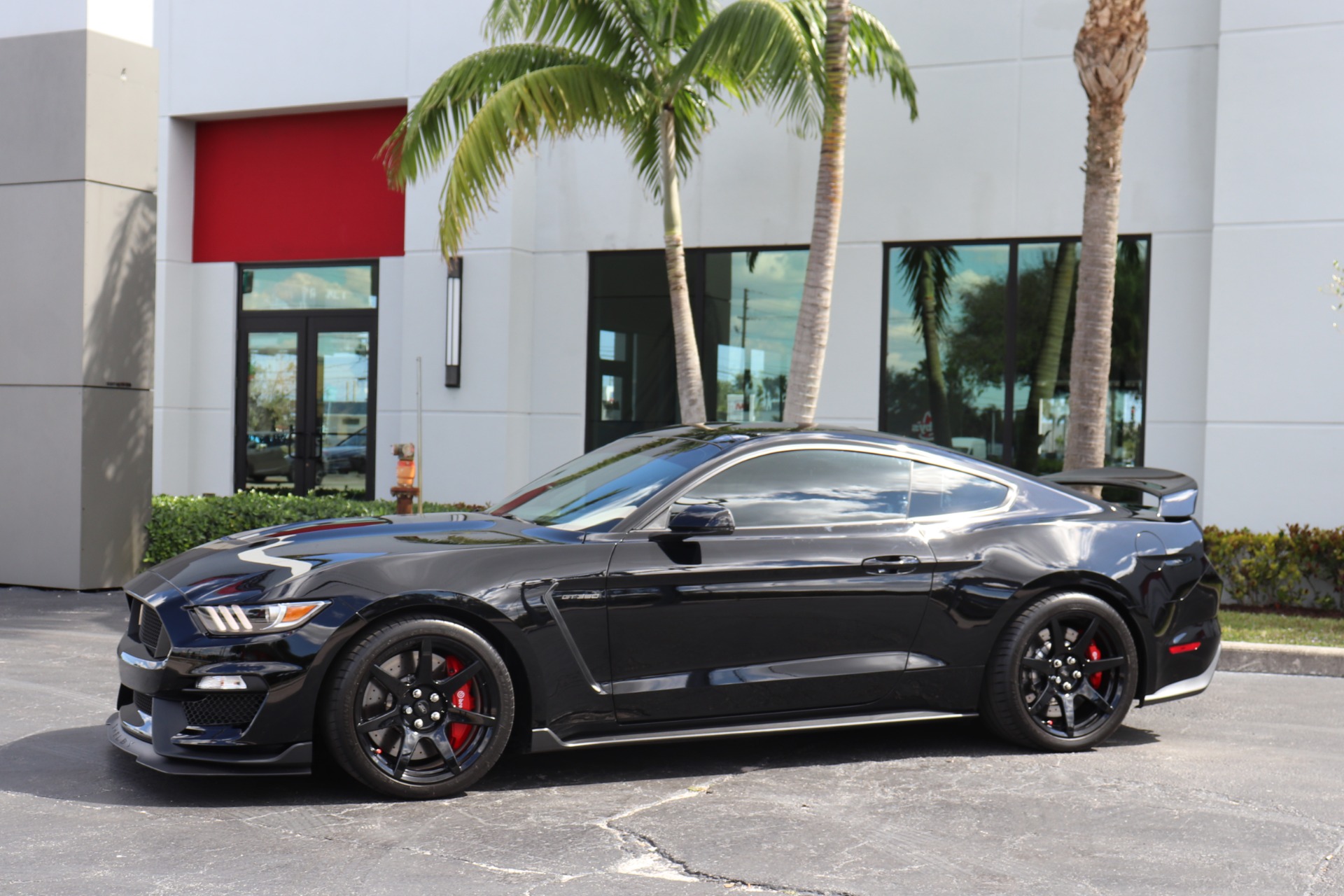 Used-2017-Ford-Mustang-Shelby-GT350R