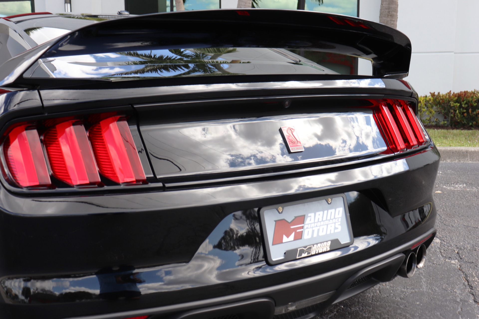 Used-2017-Ford-Mustang-Shelby-GT350R