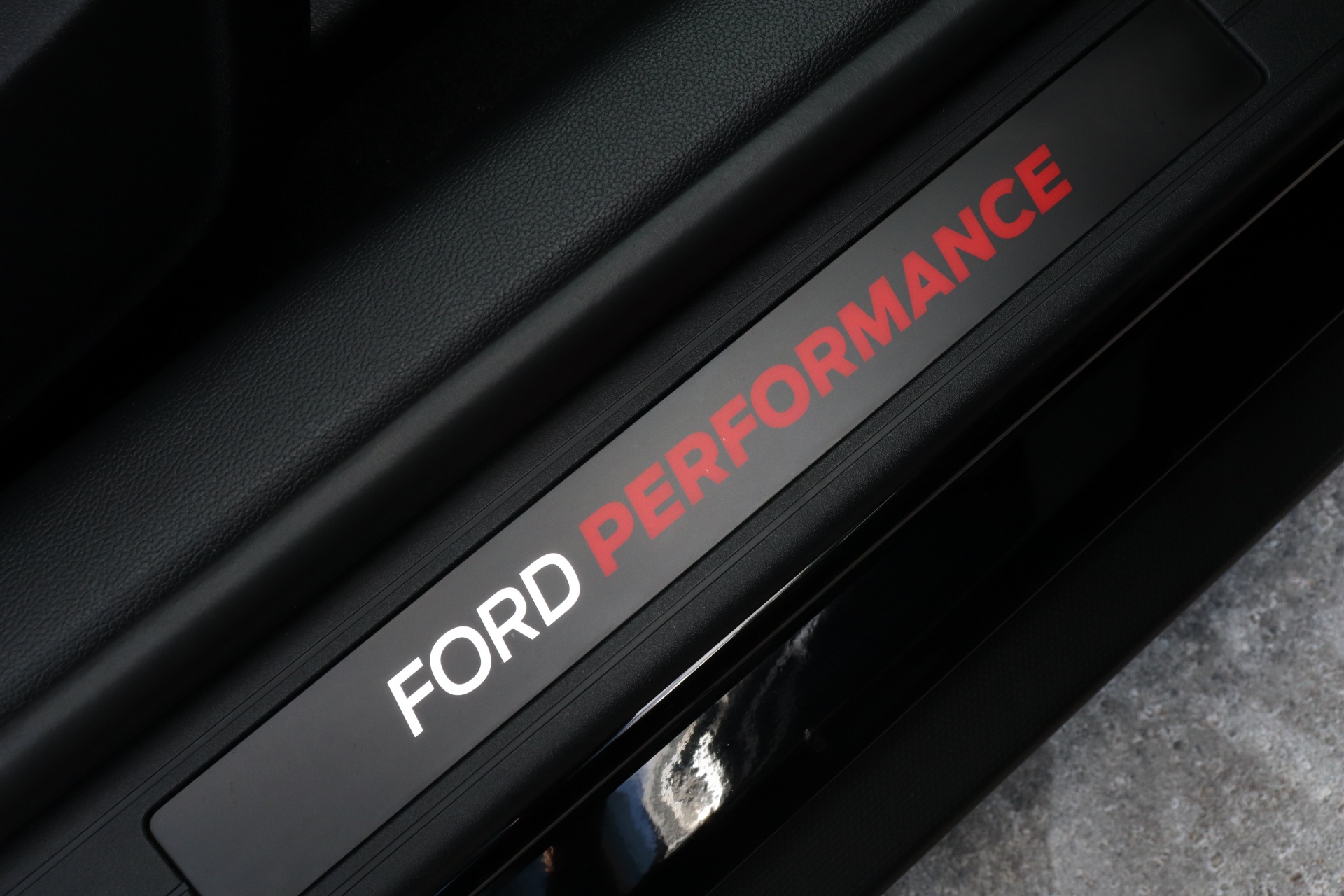 Used-2017-Ford-Mustang-Shelby-GT350R