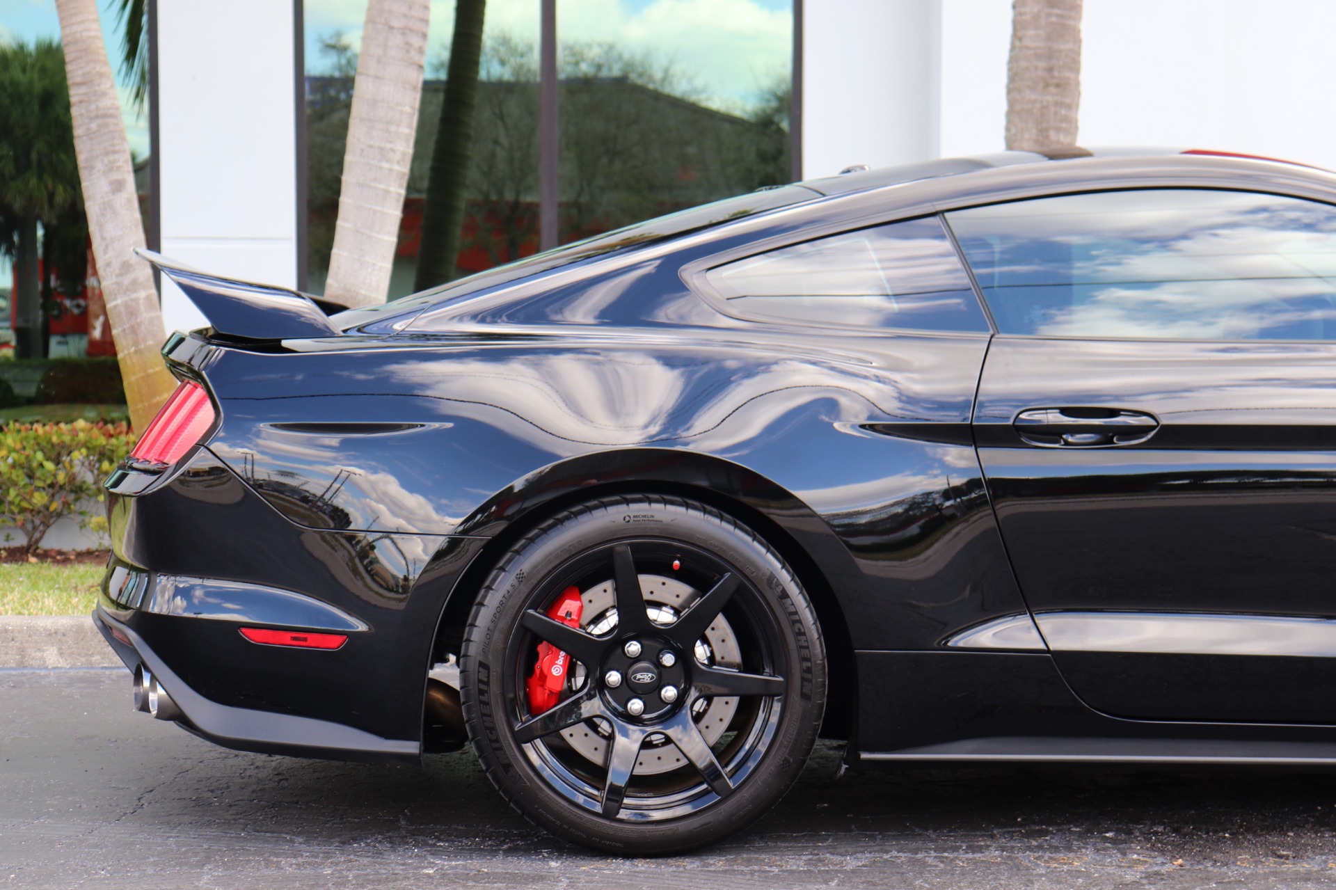 Used-2017-Ford-Mustang-Shelby-GT350R