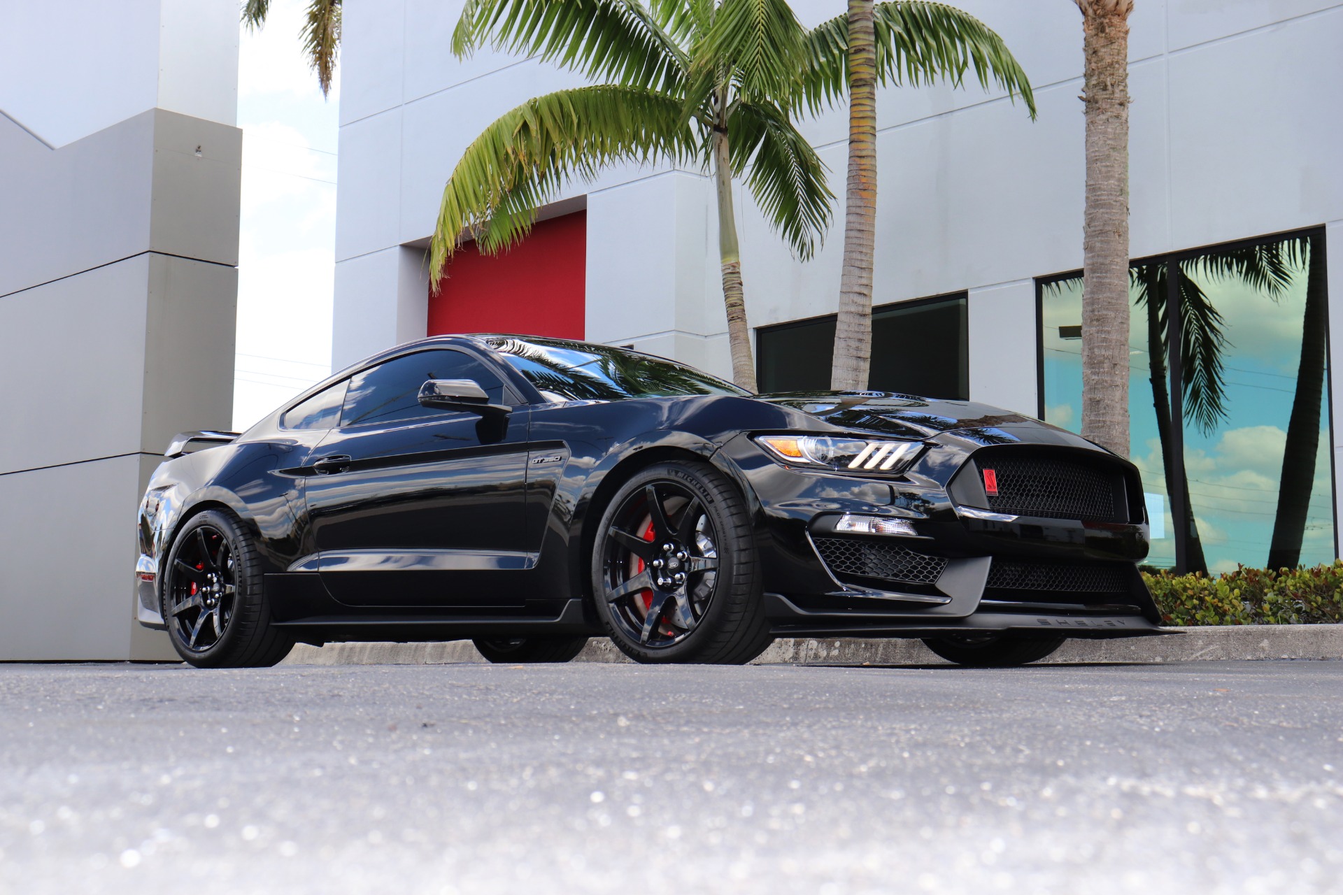 Used-2017-Ford-Mustang-Shelby-GT350R