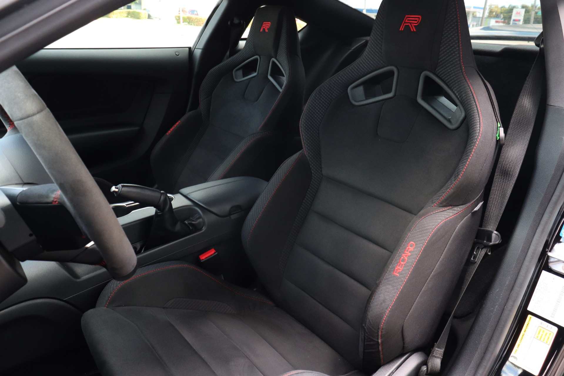 Used-2017-Ford-Mustang-Shelby-GT350R
