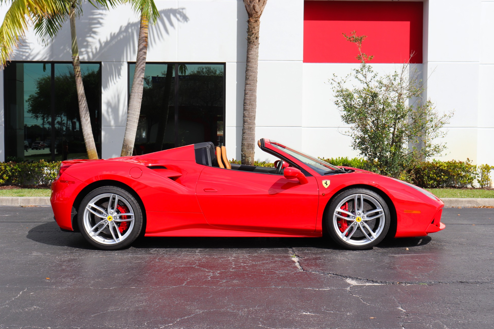 Used-2018-Ferrari-488-Spider