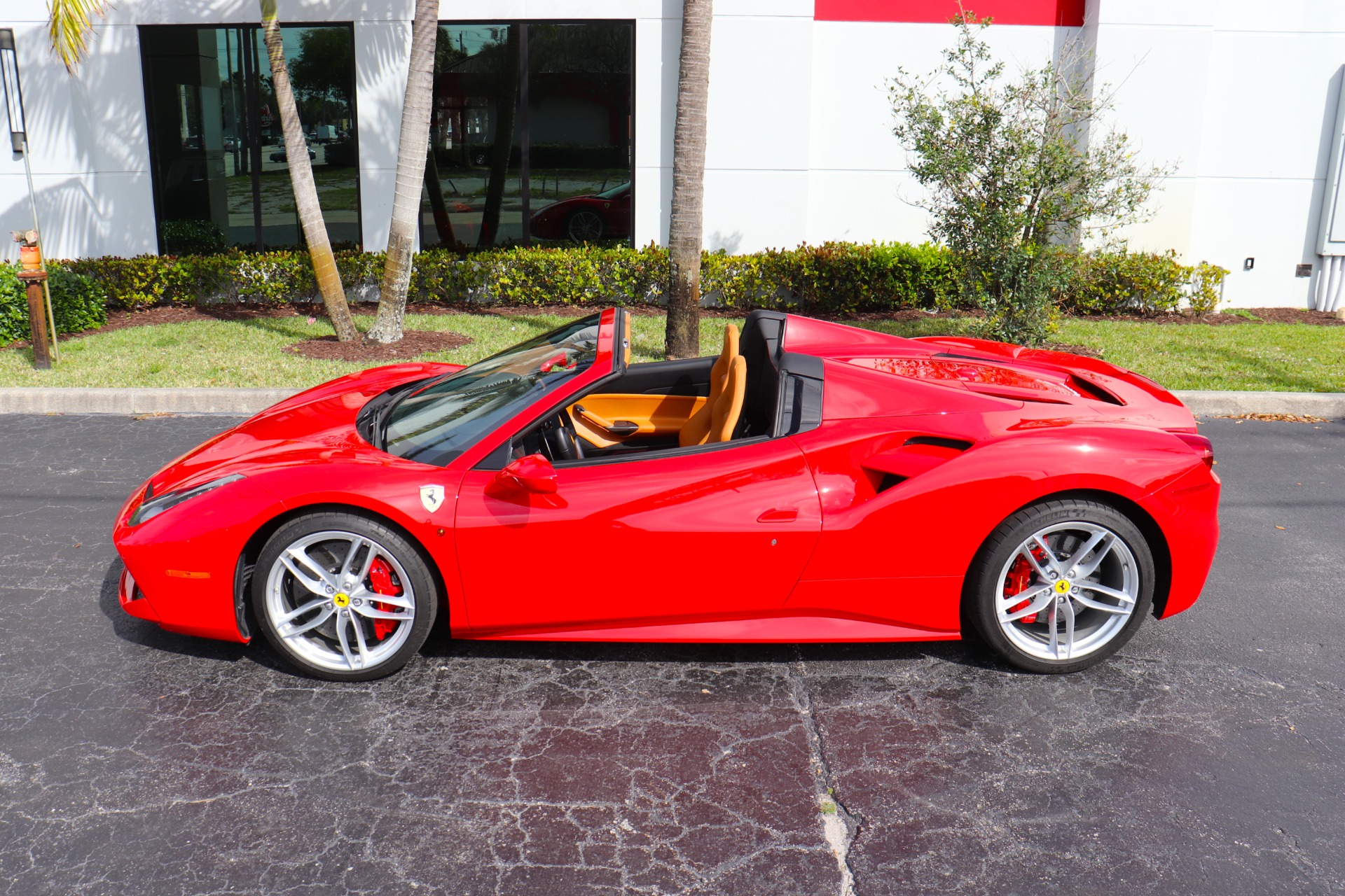 Used-2018-Ferrari-488-Spider