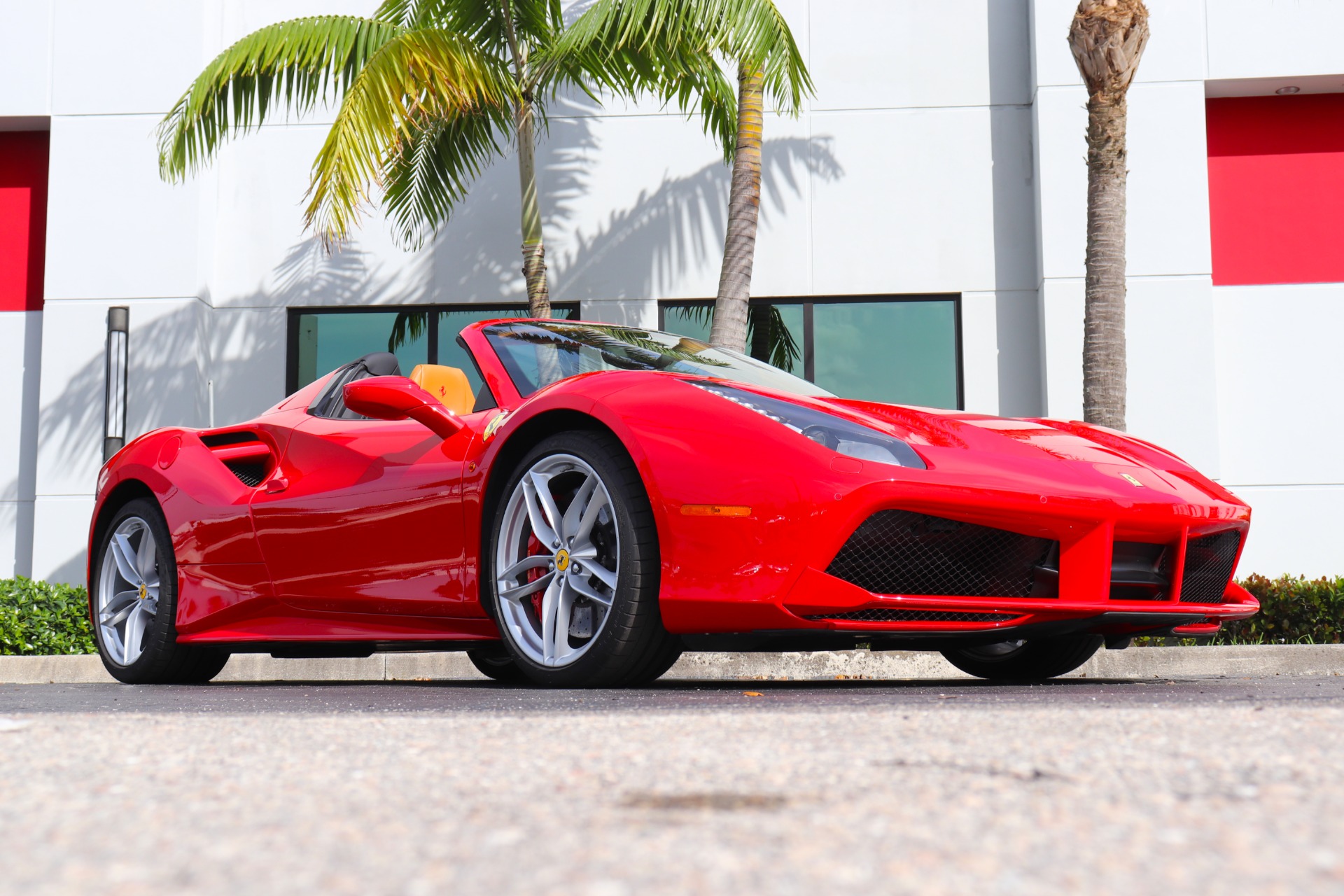 Used-2018-Ferrari-488-Spider