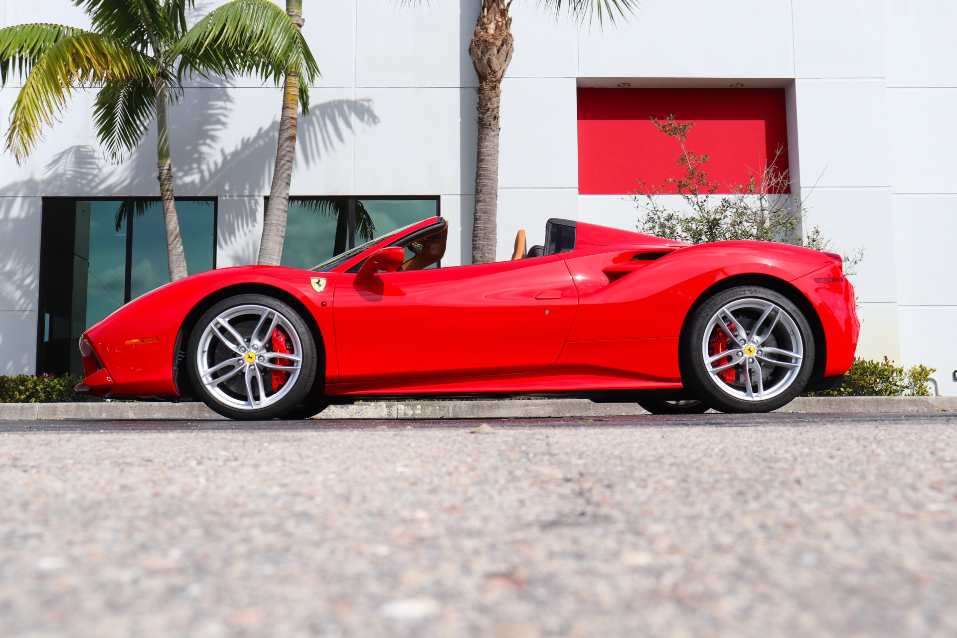 Used-2018-Ferrari-488-Spider