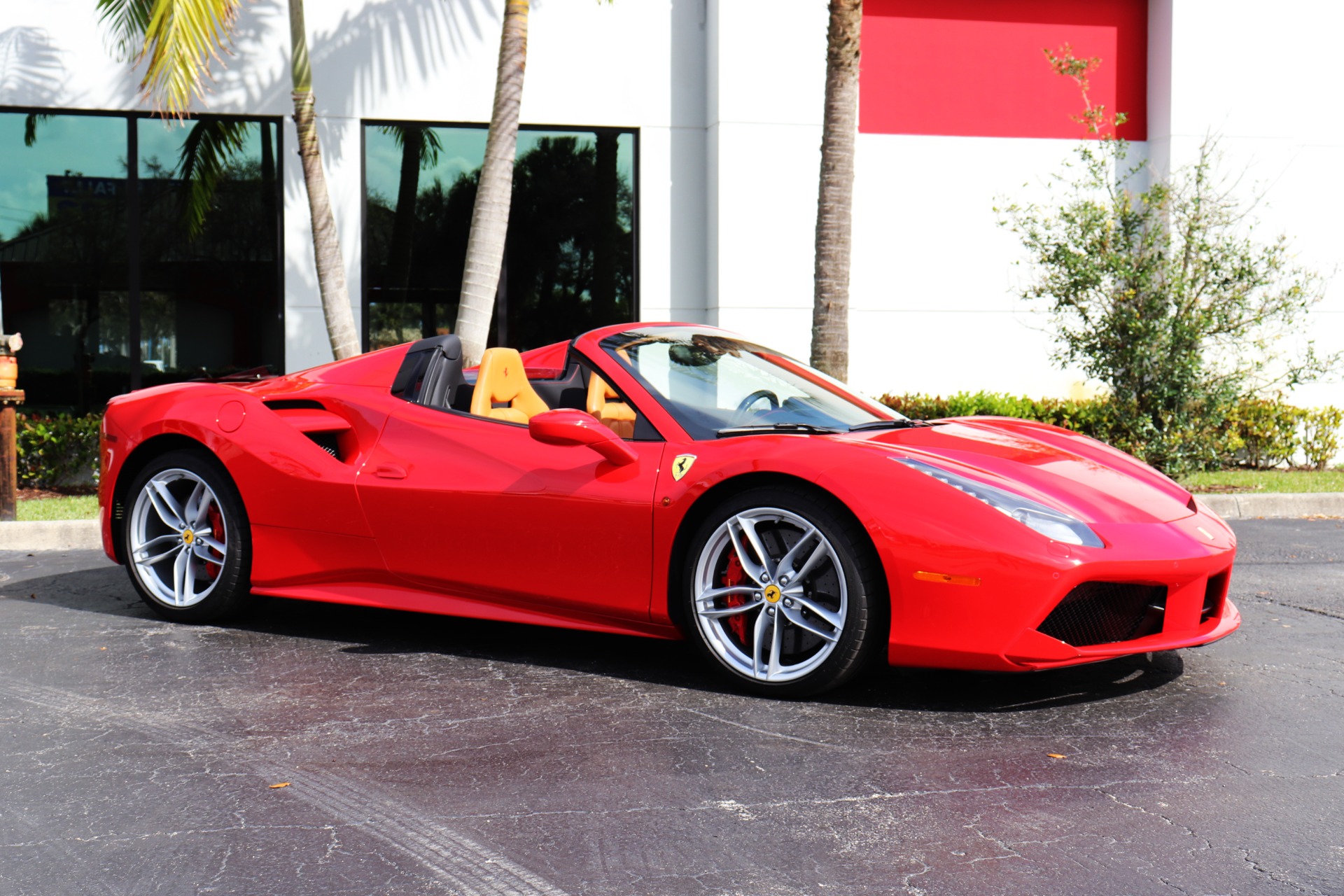 Used-2018-Ferrari-488-Spider