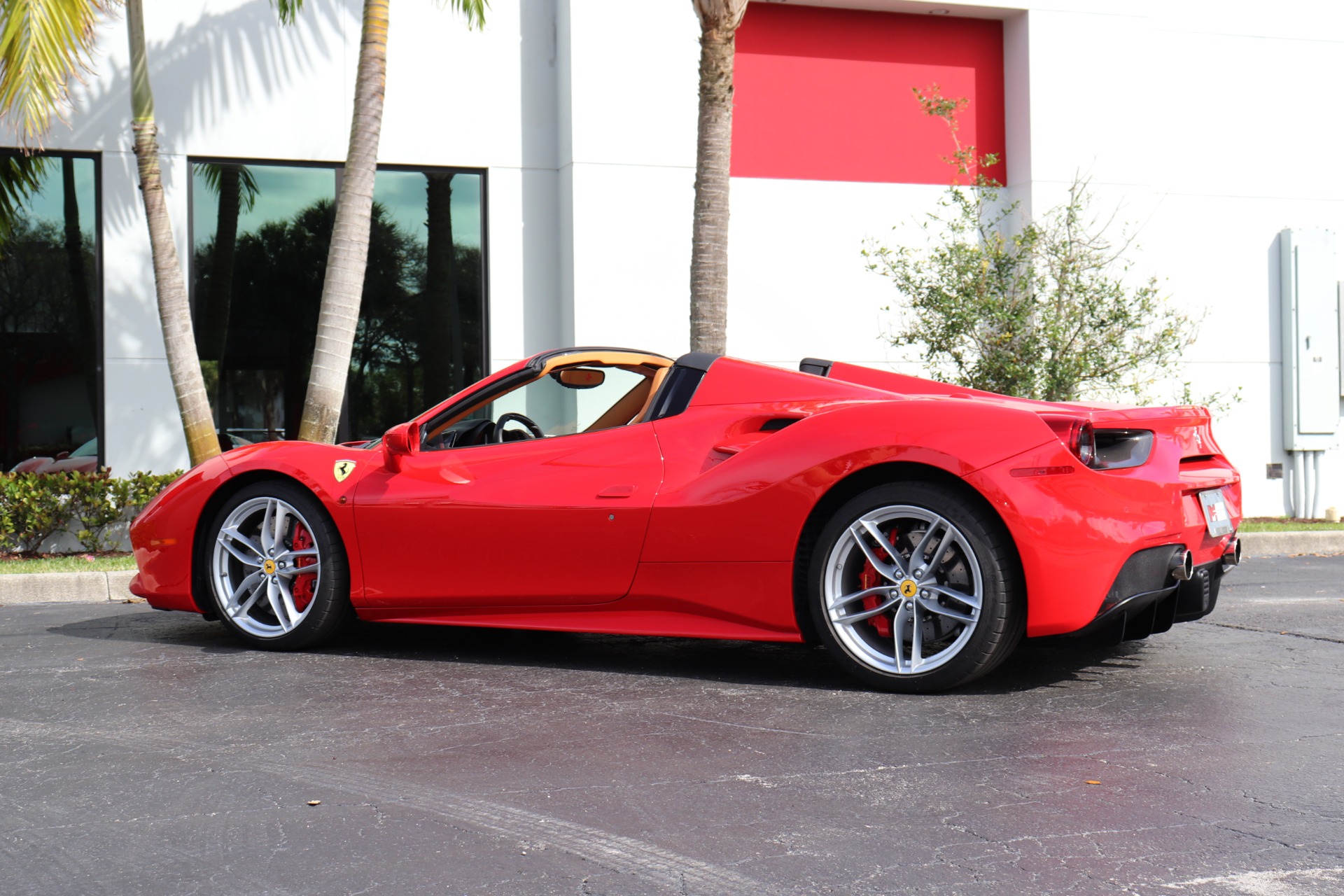 Used-2018-Ferrari-488-Spider