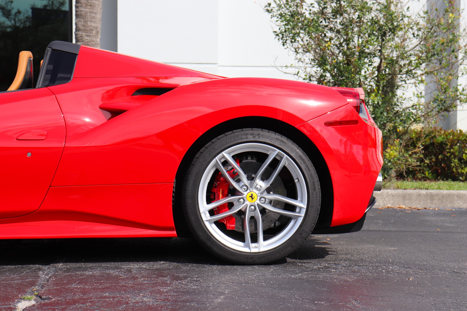 Used-2018-Ferrari-488-Spider