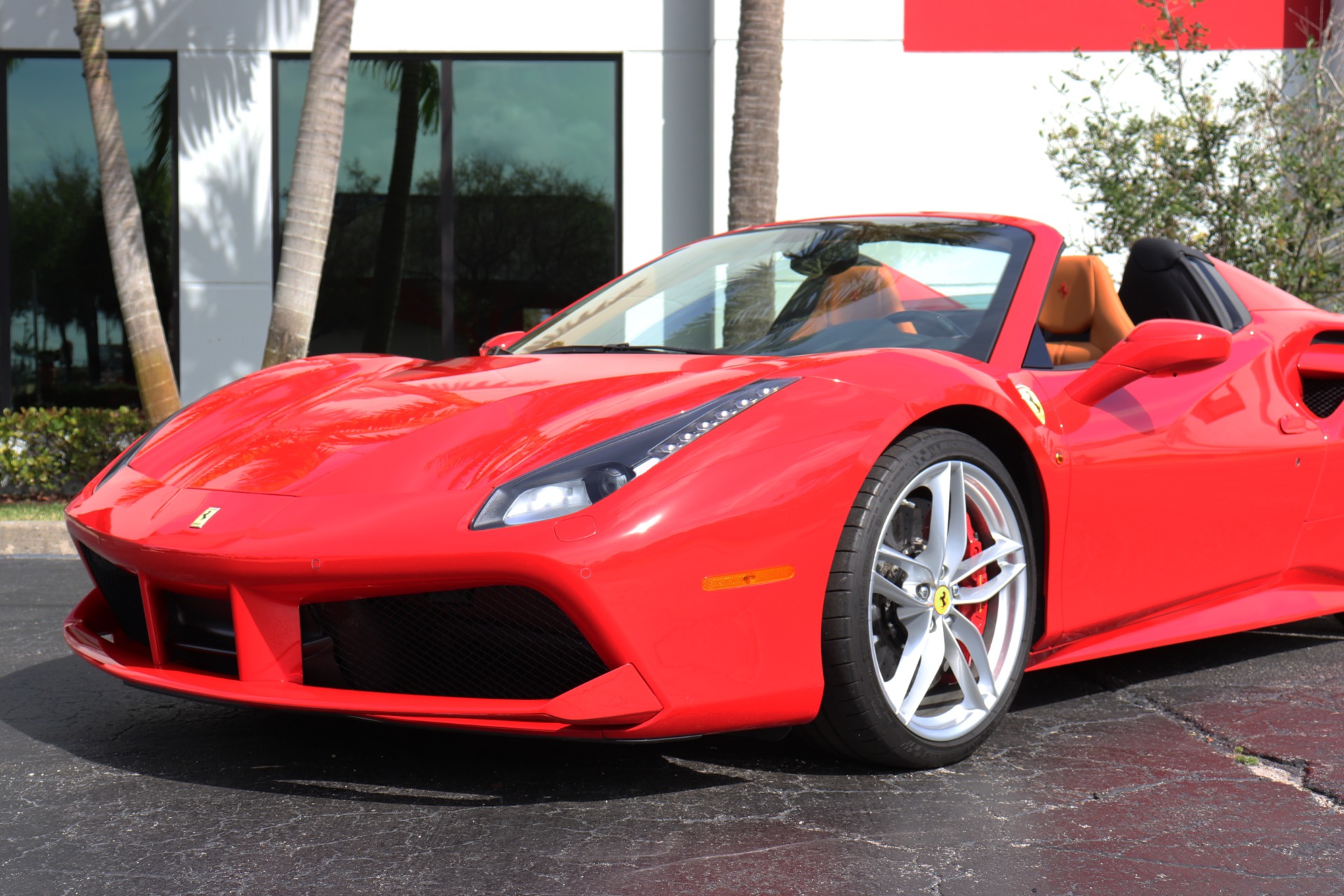 Used-2018-Ferrari-488-Spider