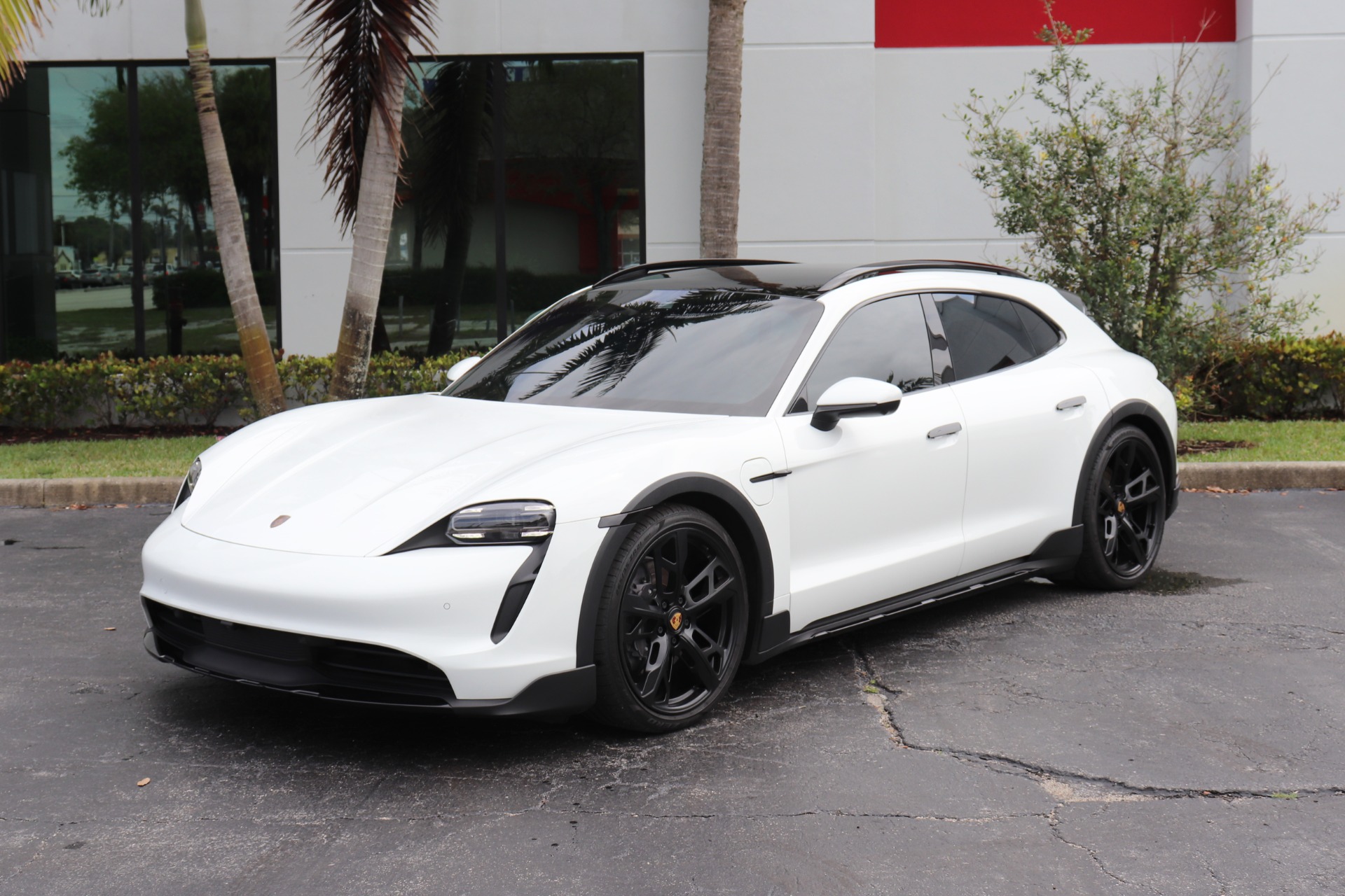 Used-2022-Porsche-Taycan-4-Cross-Turismo