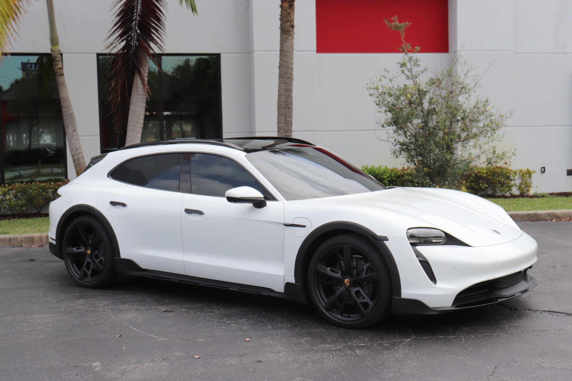 Used-2022-Porsche-Taycan-4-Cross-Turismo