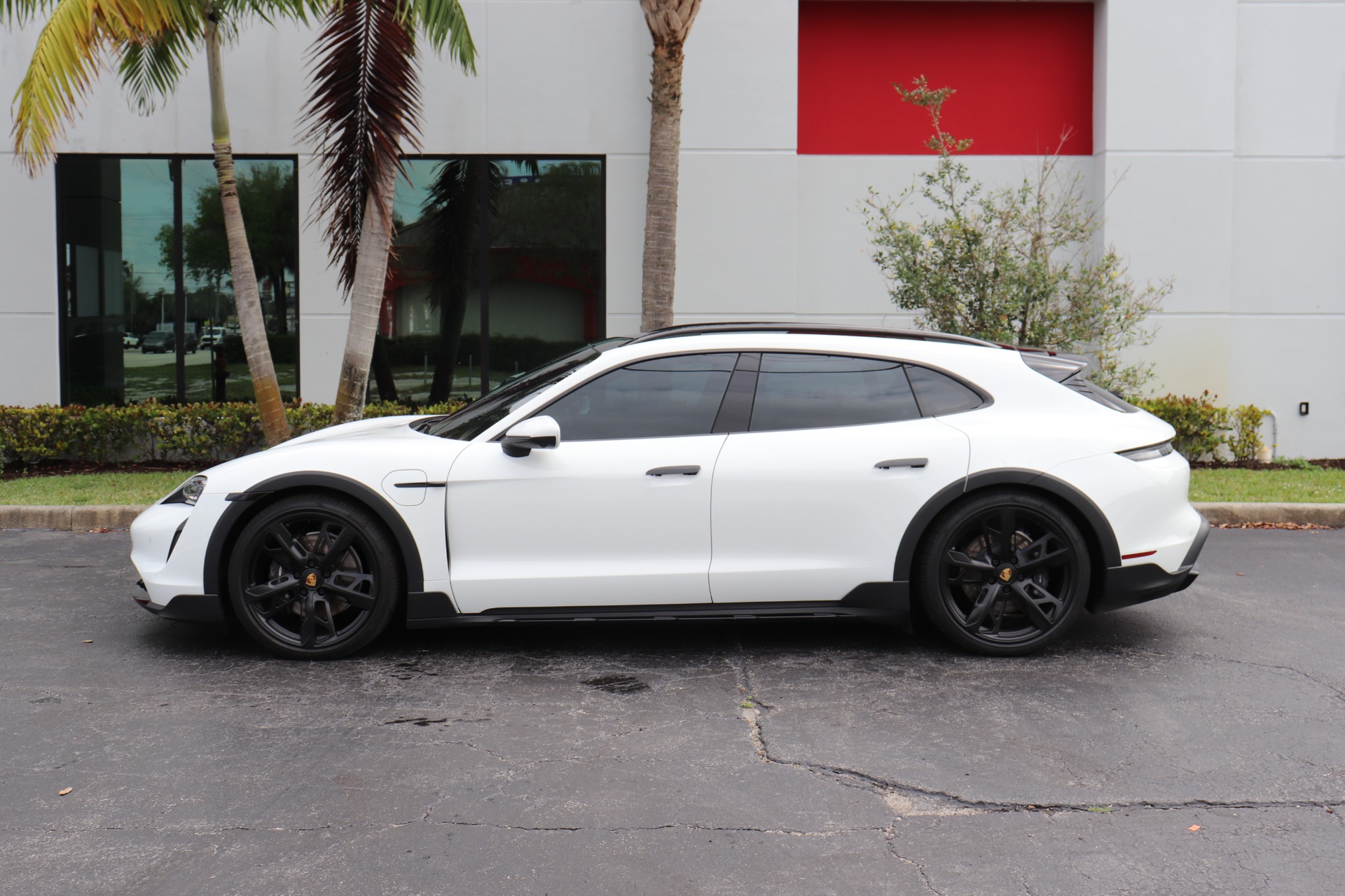 Used-2022-Porsche-Taycan-4-Cross-Turismo